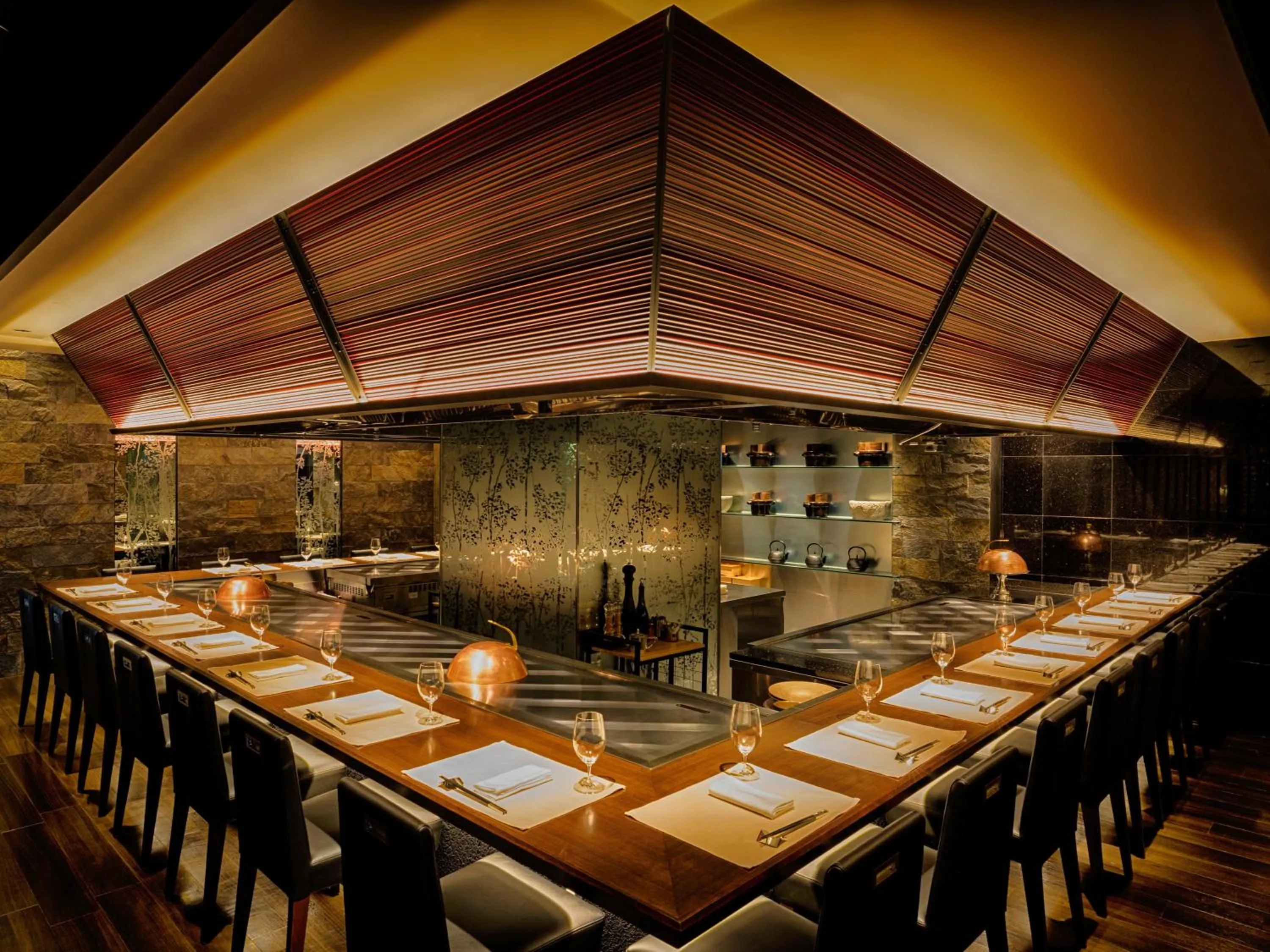 Restaurant/places to eat in Hotel Shigira Mirage