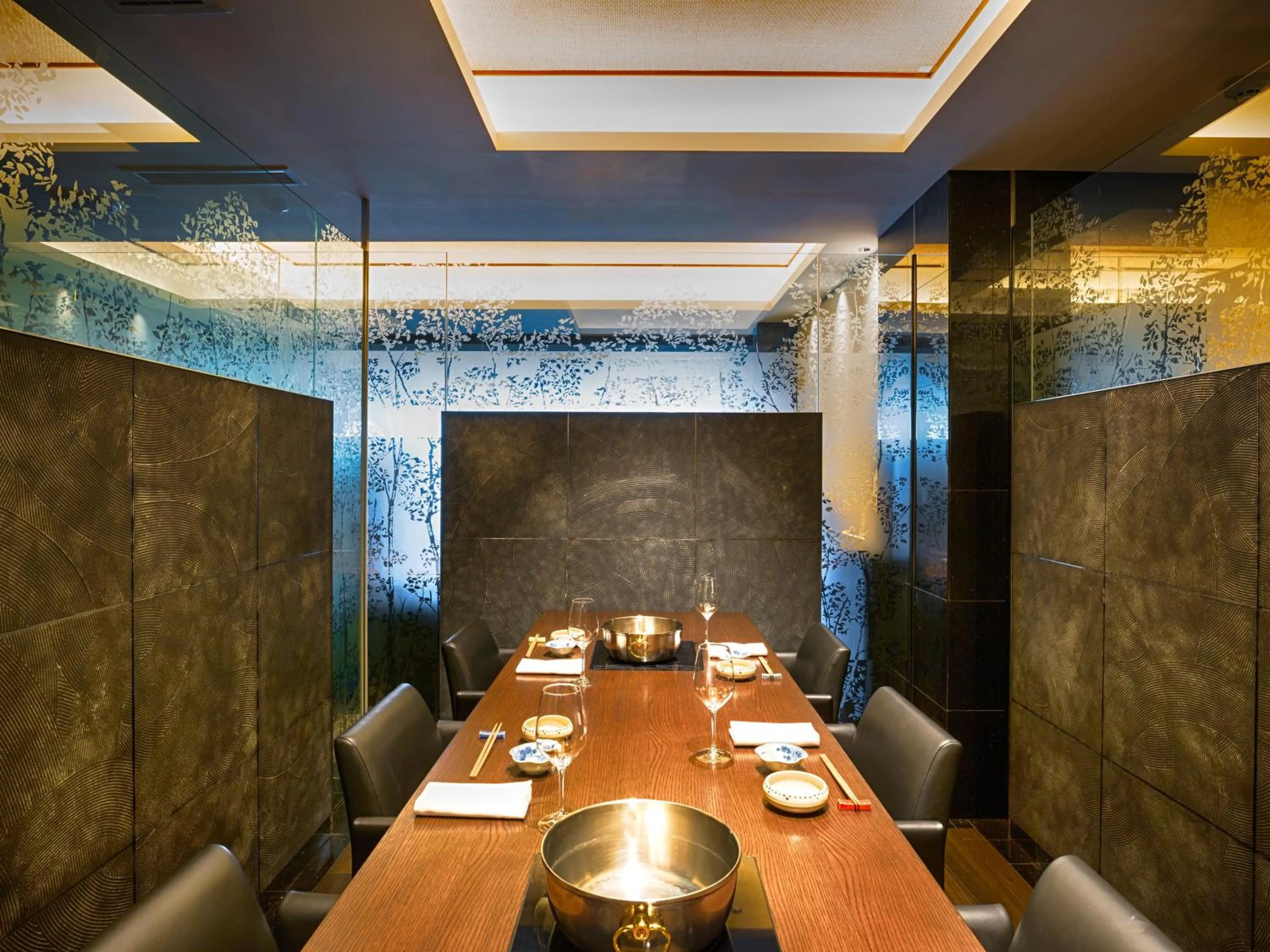 Restaurant/places to eat in Hotel Shigira Mirage