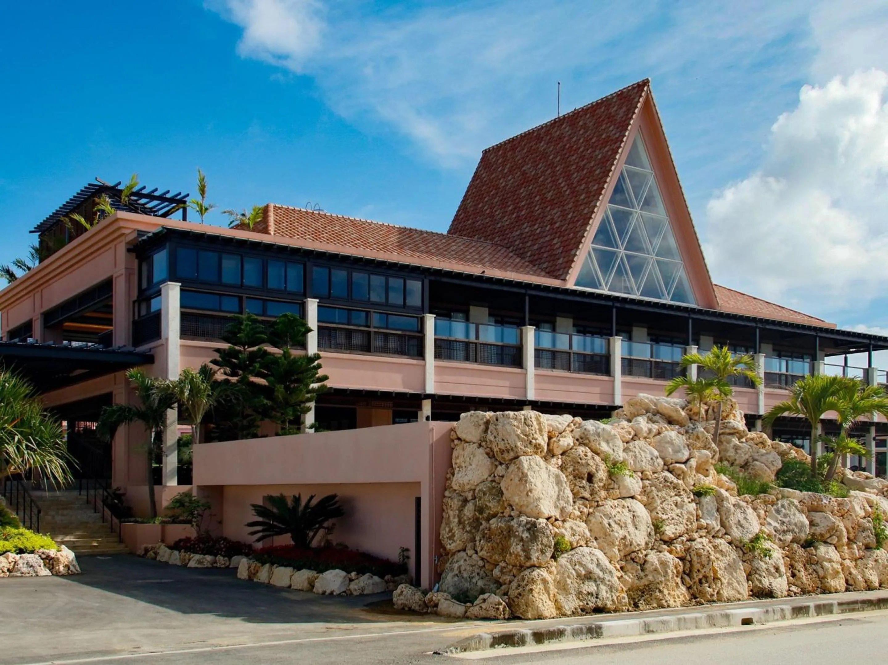 Restaurant/places to eat in Hotel Shigira Mirage