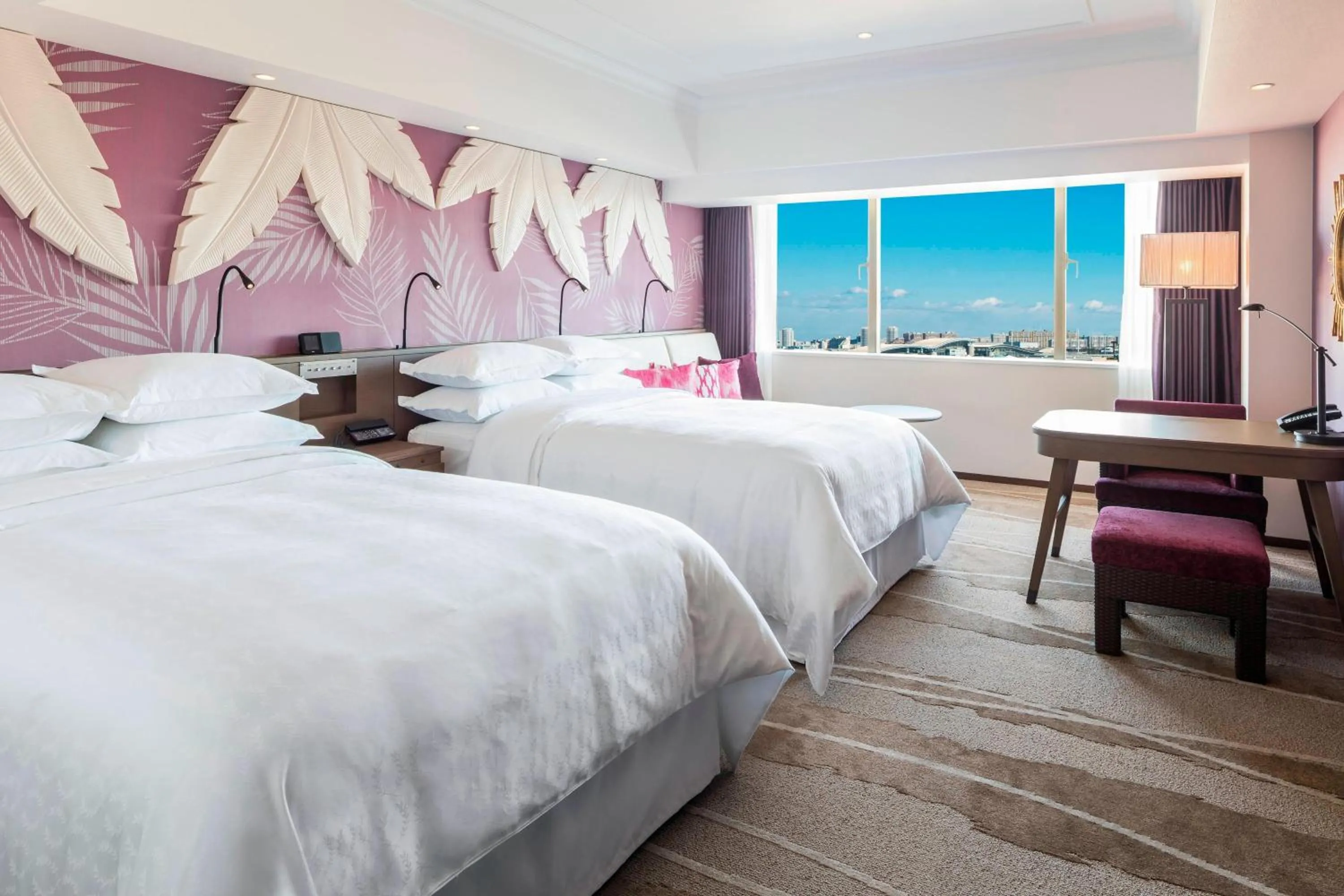 Photo of the whole room, Bed in Sheraton Grande Tokyo Bay Hotel