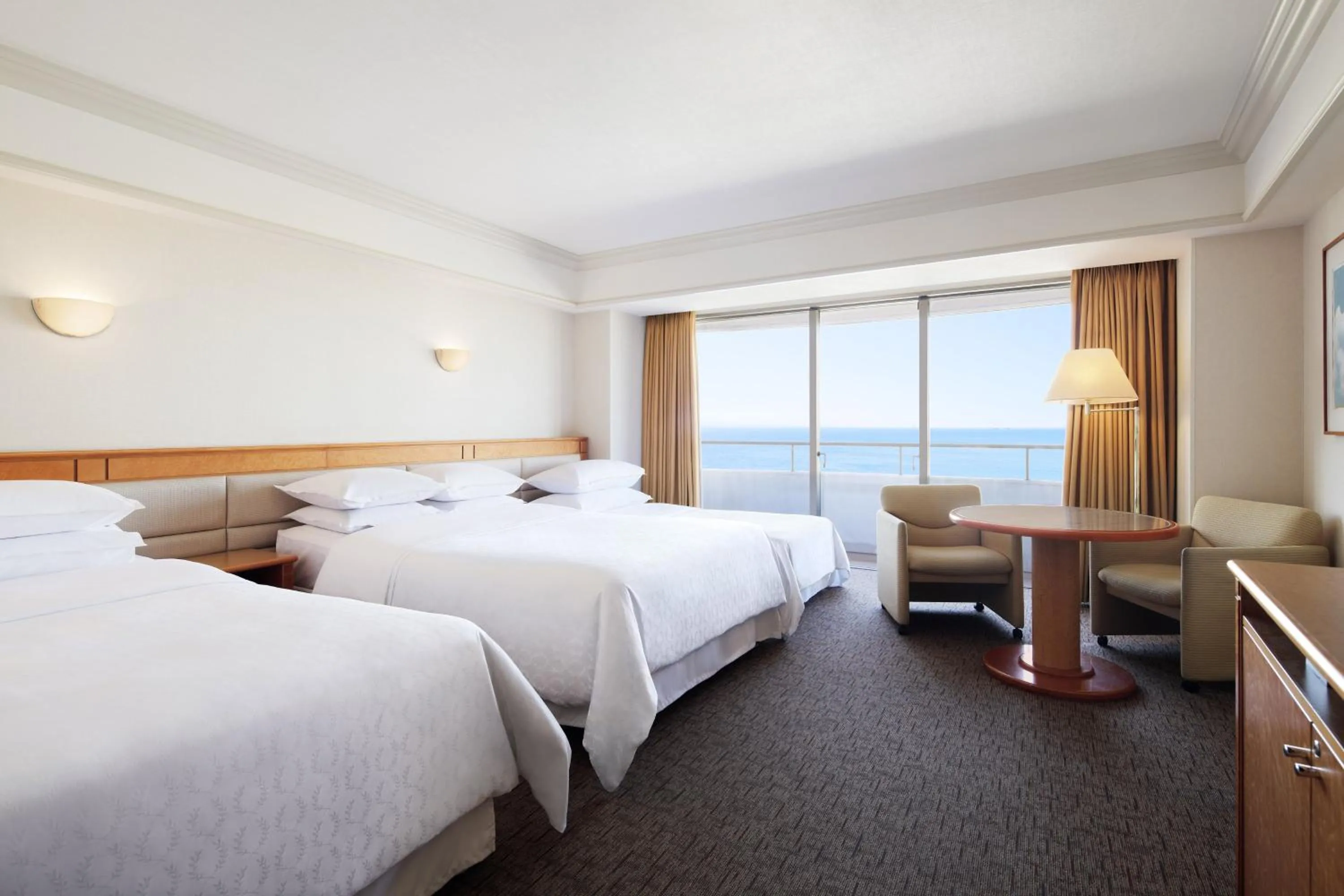Photo of the whole room, Bed in Sheraton Grande Tokyo Bay Hotel