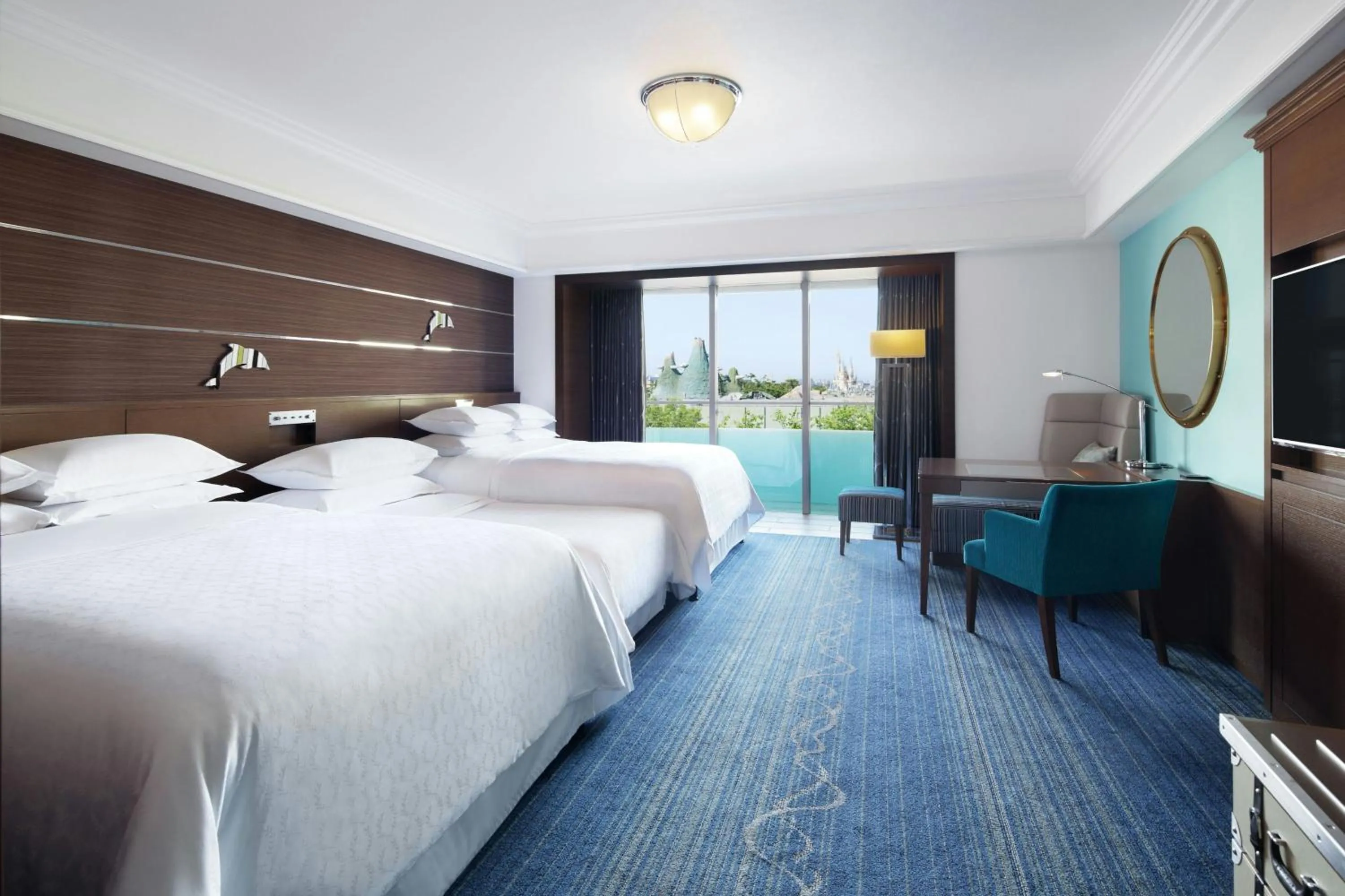 Photo of the whole room, Bed in Sheraton Grande Tokyo Bay Hotel