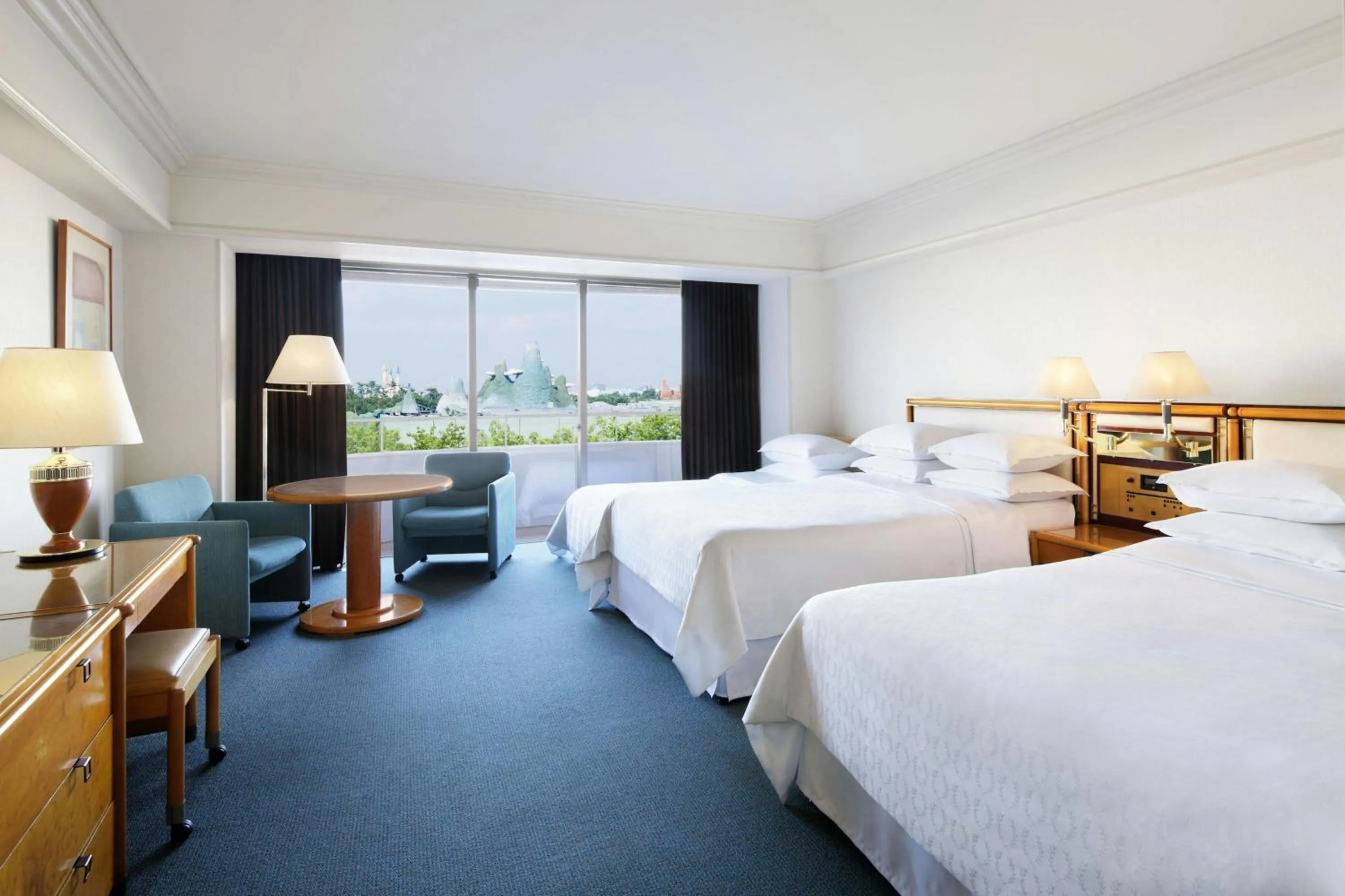 Photo of the whole room, Bed in Sheraton Grande Tokyo Bay Hotel
