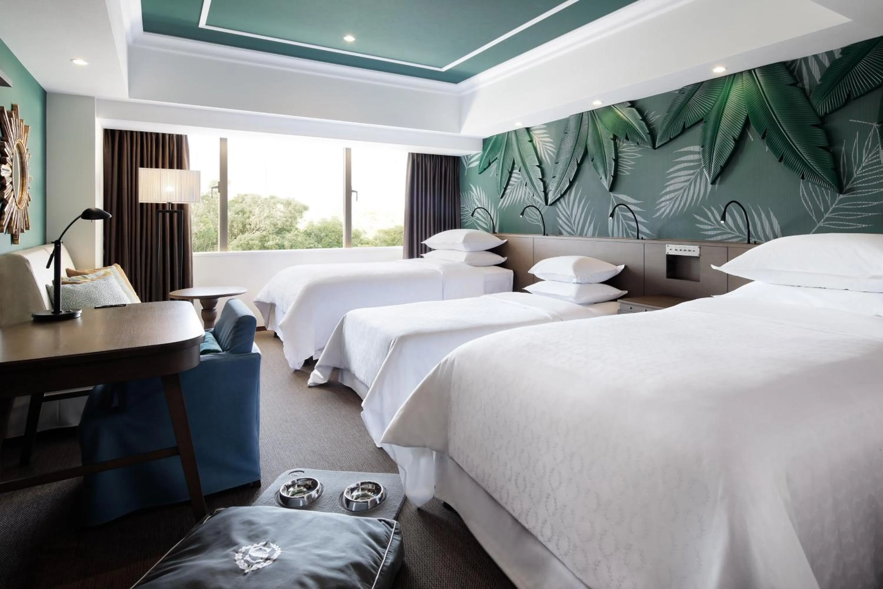 Photo of the whole room, Bed in Sheraton Grande Tokyo Bay Hotel