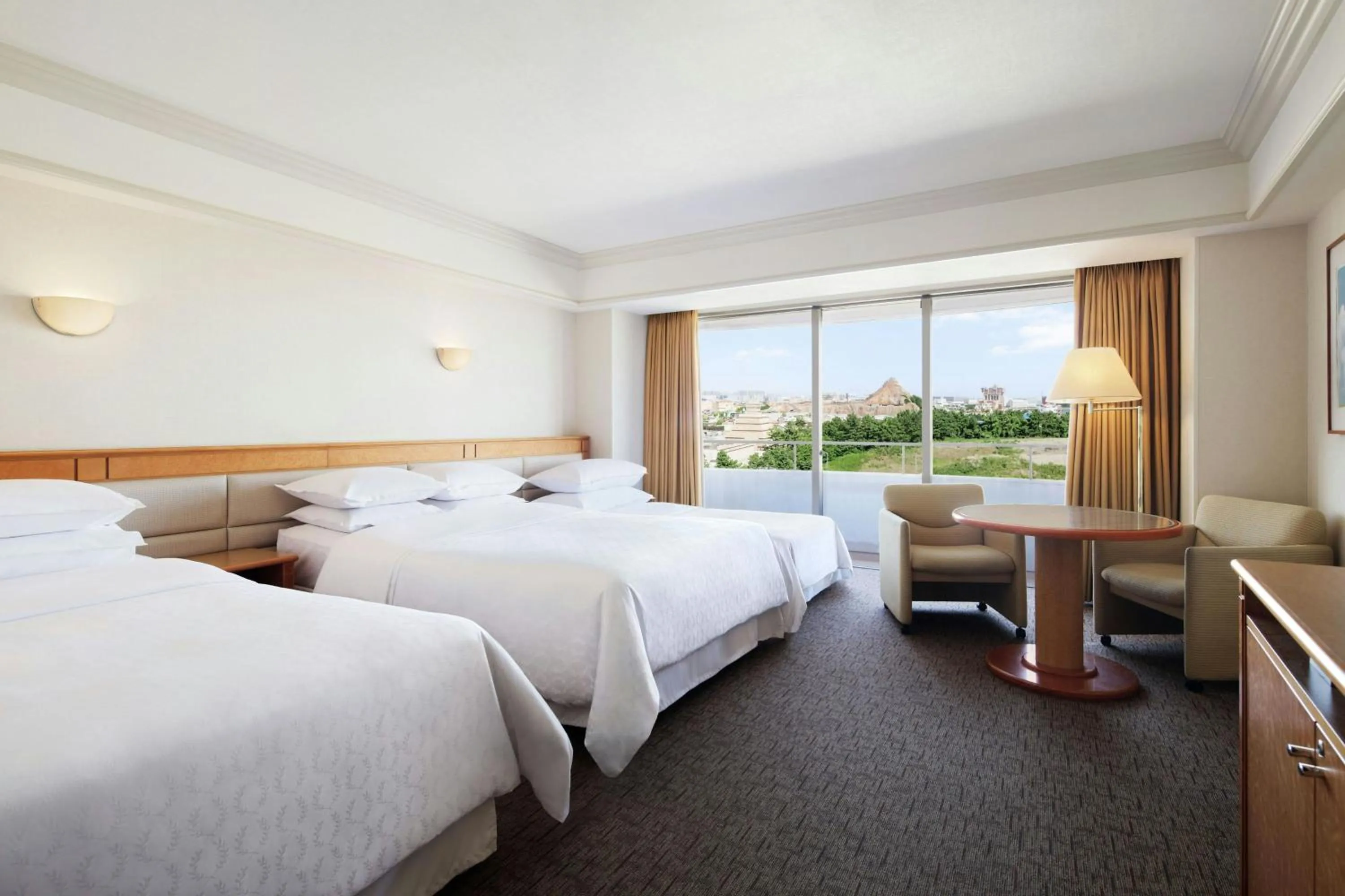 Photo of the whole room, Bed in Sheraton Grande Tokyo Bay Hotel