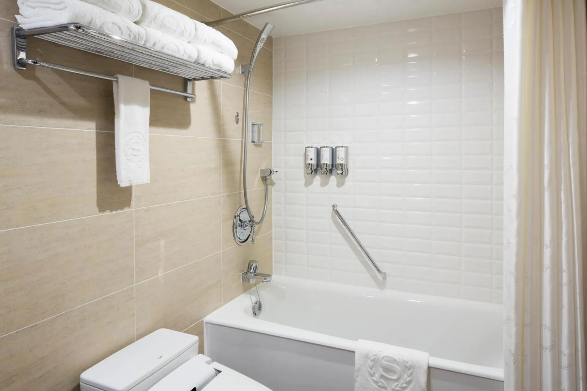 Bathroom in Sheraton Grande Tokyo Bay Hotel