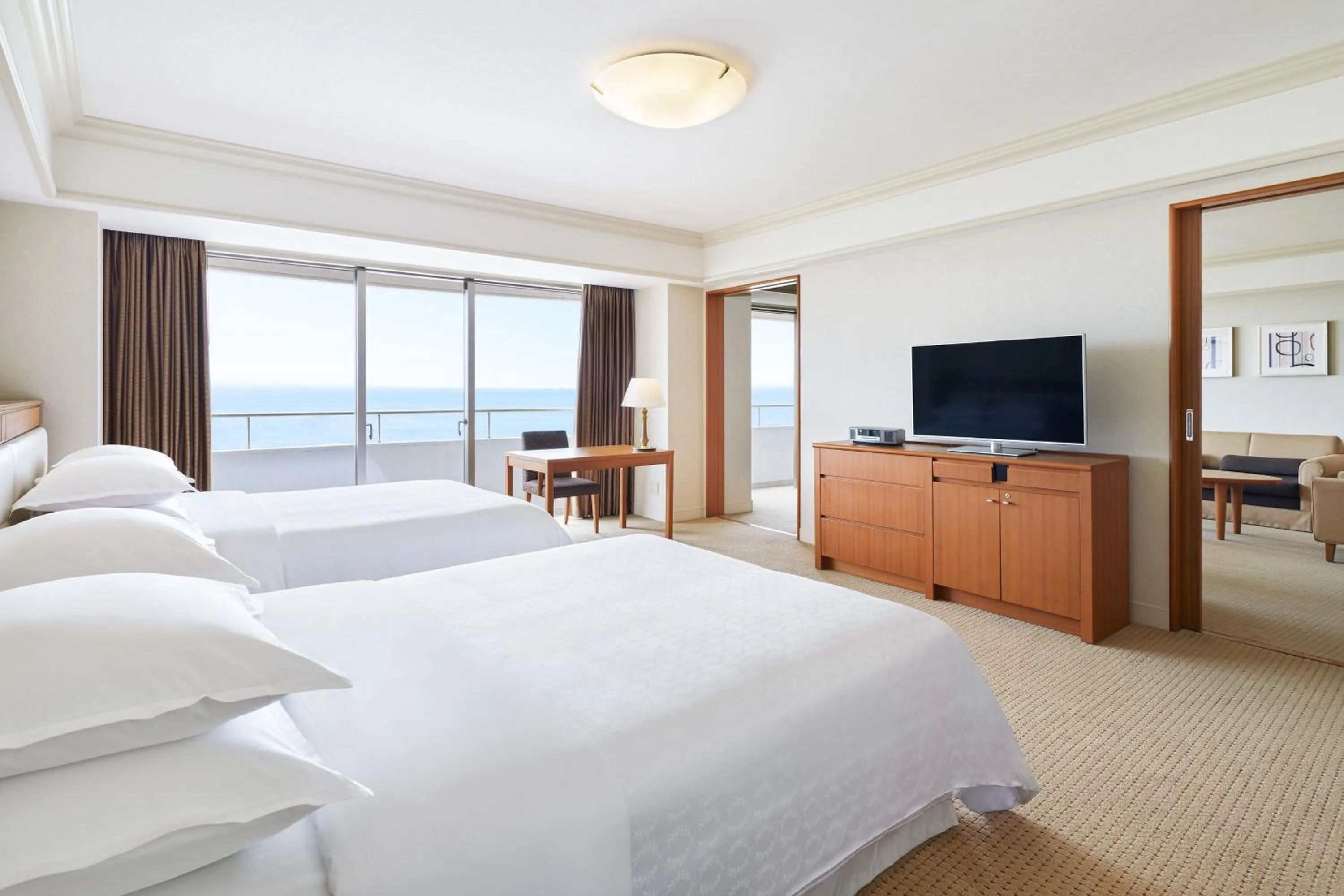 Photo of the whole room, Bed in Sheraton Grande Tokyo Bay Hotel