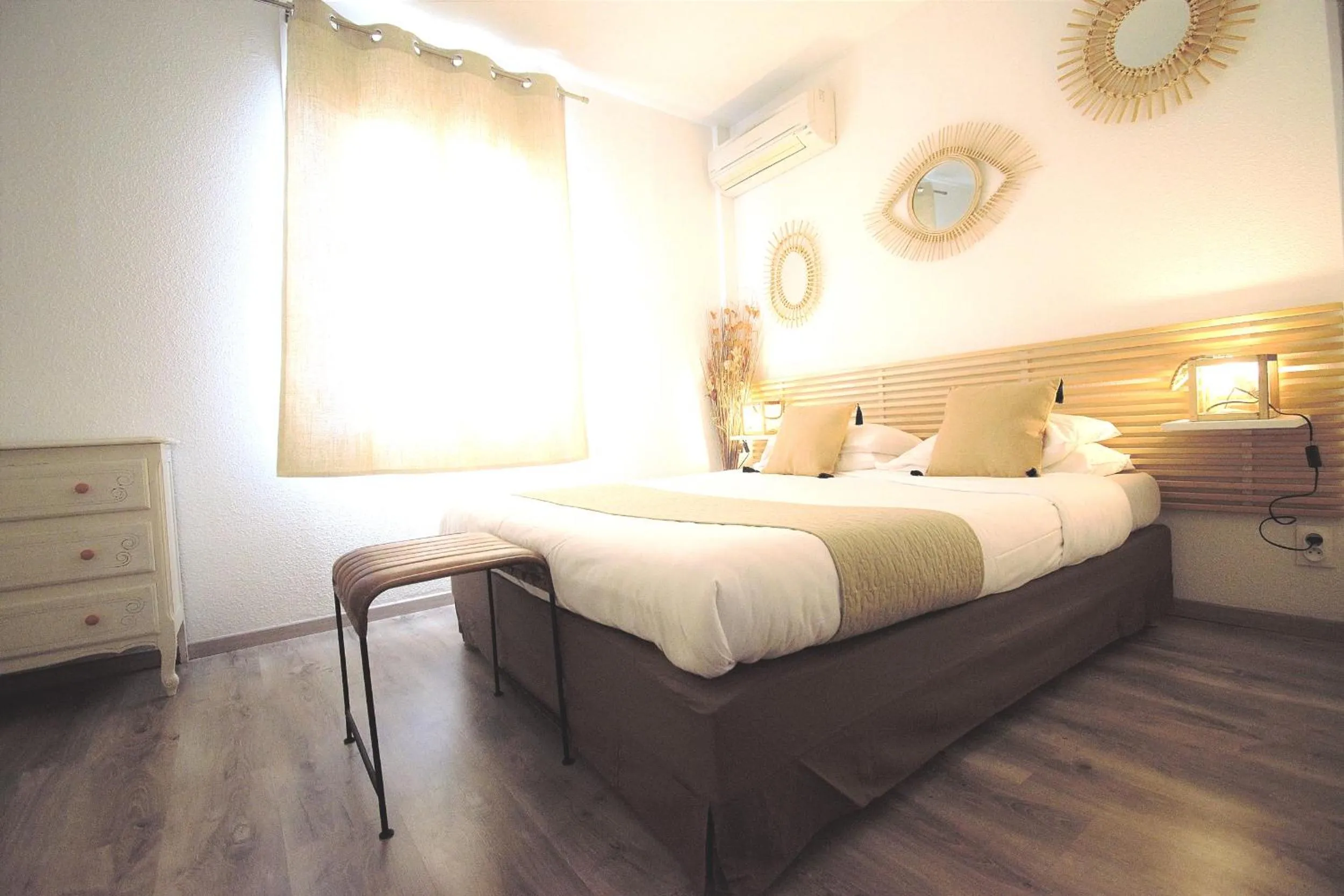 Bedroom, Bed in Le Champ d'Eysson Aparthotel