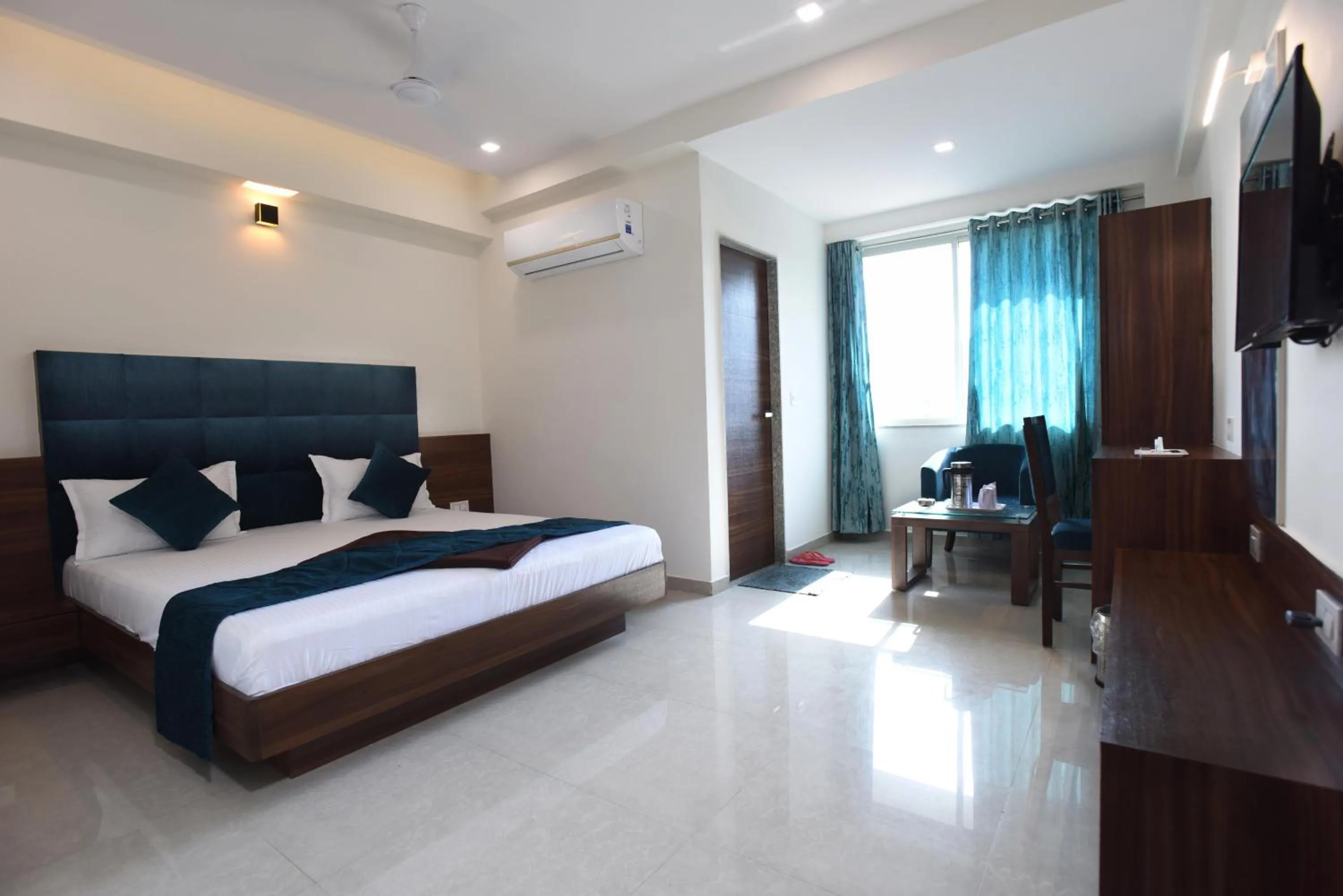 Hotel Luxura, Ahmedabad