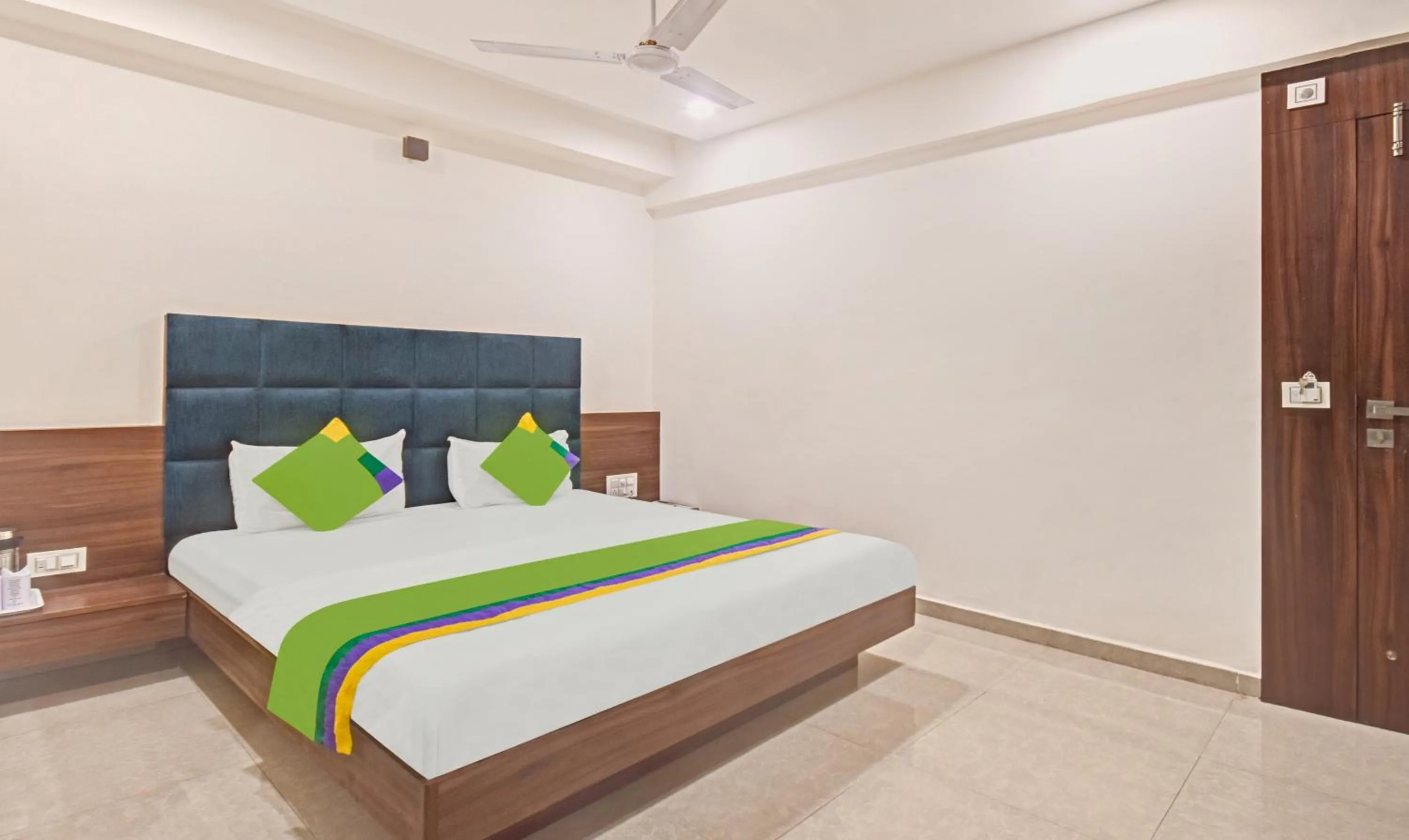 Photo of the whole room in Hotel Luxura, Ahmedabad