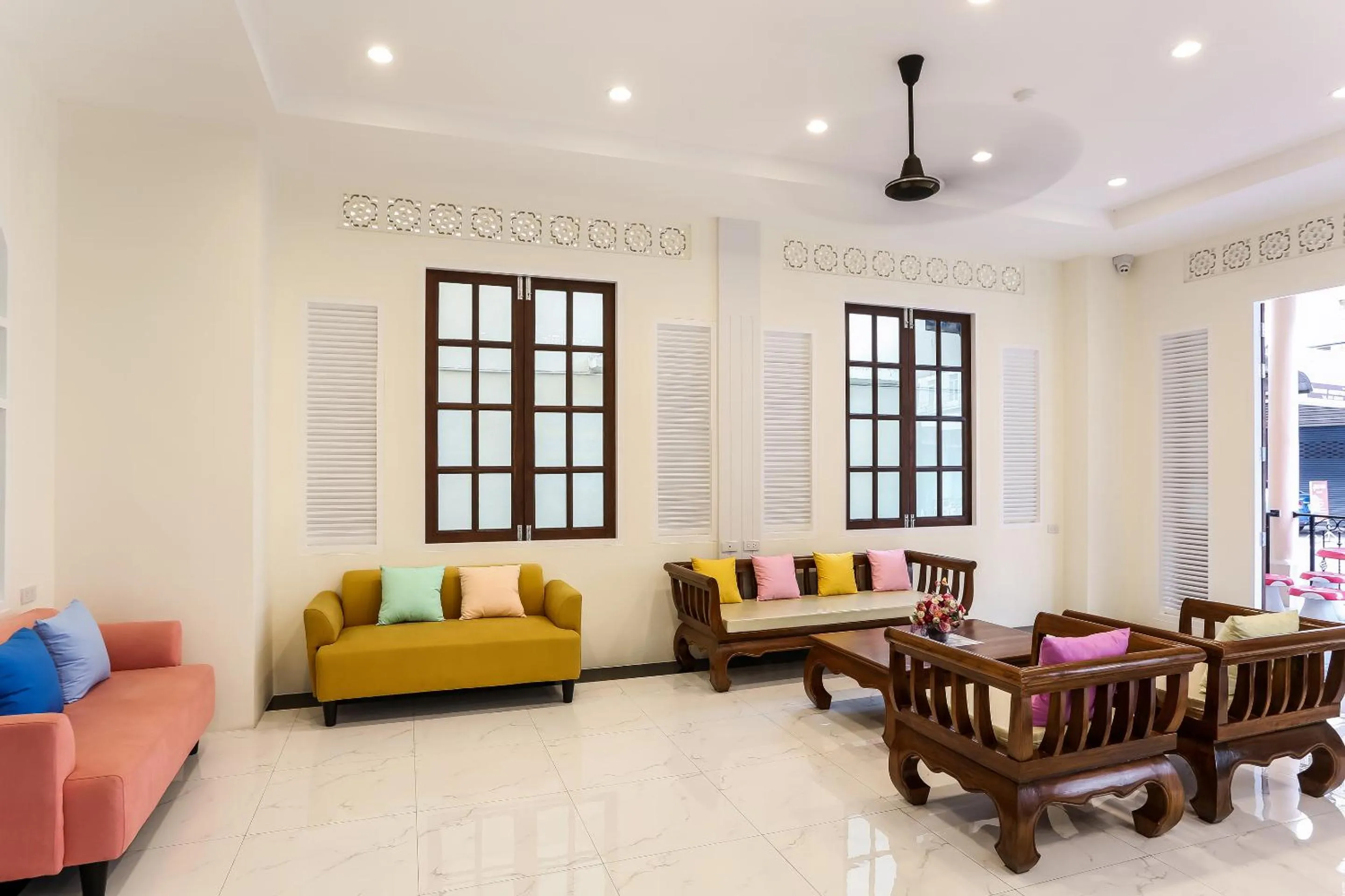 Seating area in Canary House Rachawong คานารี่ เฮ้าส์ ราชวงศ์