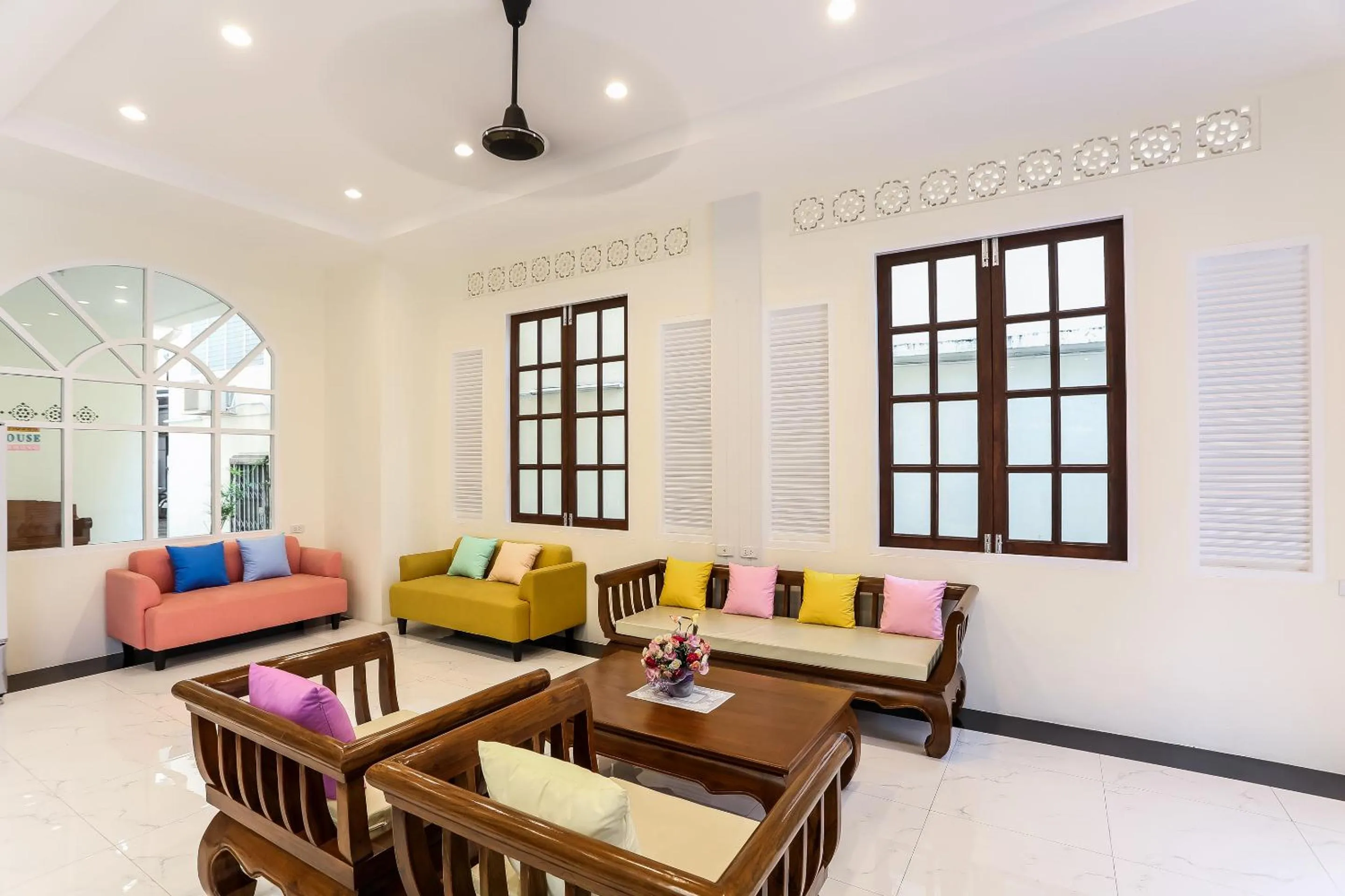 Seating area in Canary House Rachawong คานารี่ เฮ้าส์ ราชวงศ์