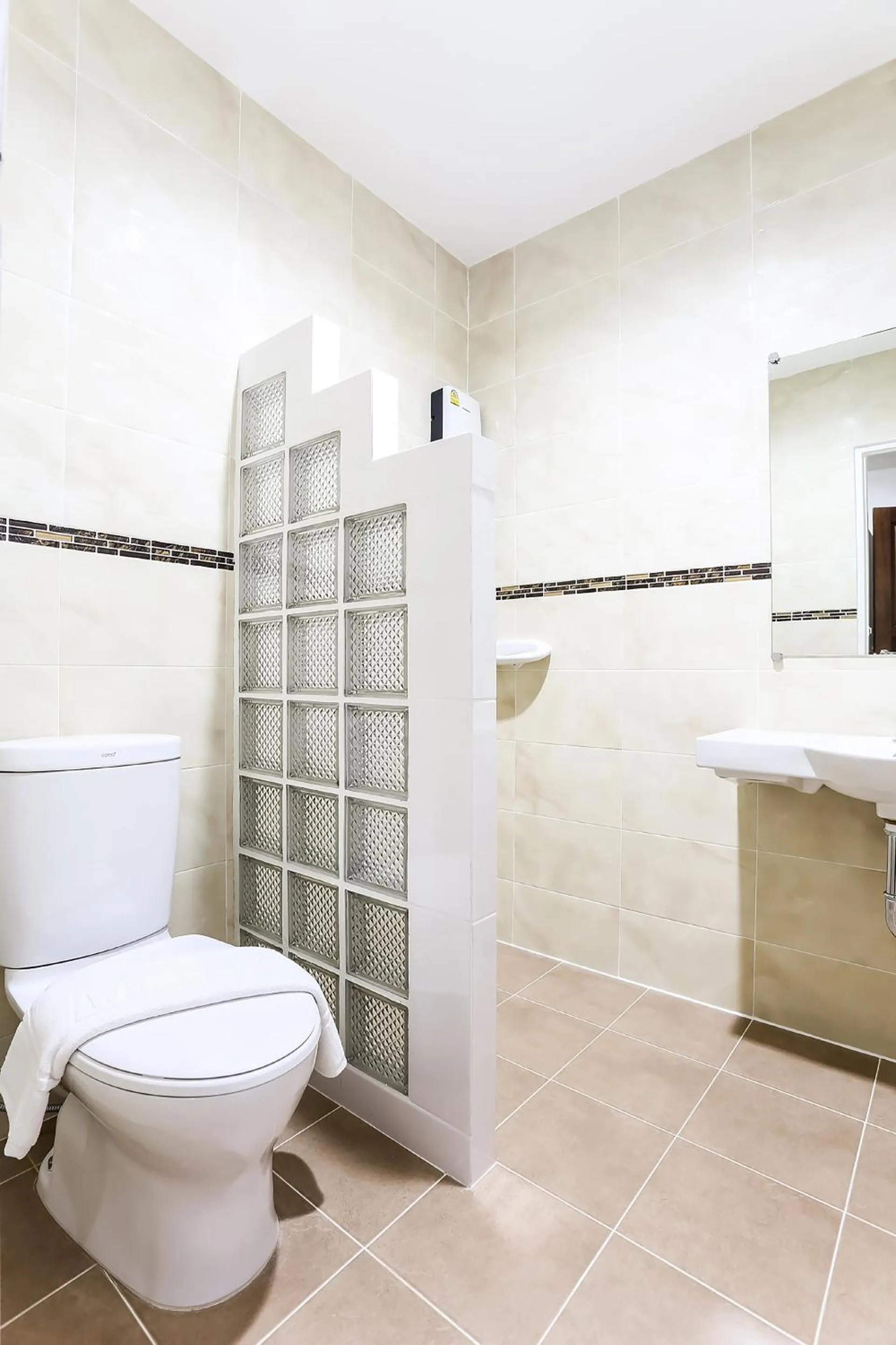Bathroom in Canary House Rachawong คานารี่ เฮ้าส์ ราชวงศ์