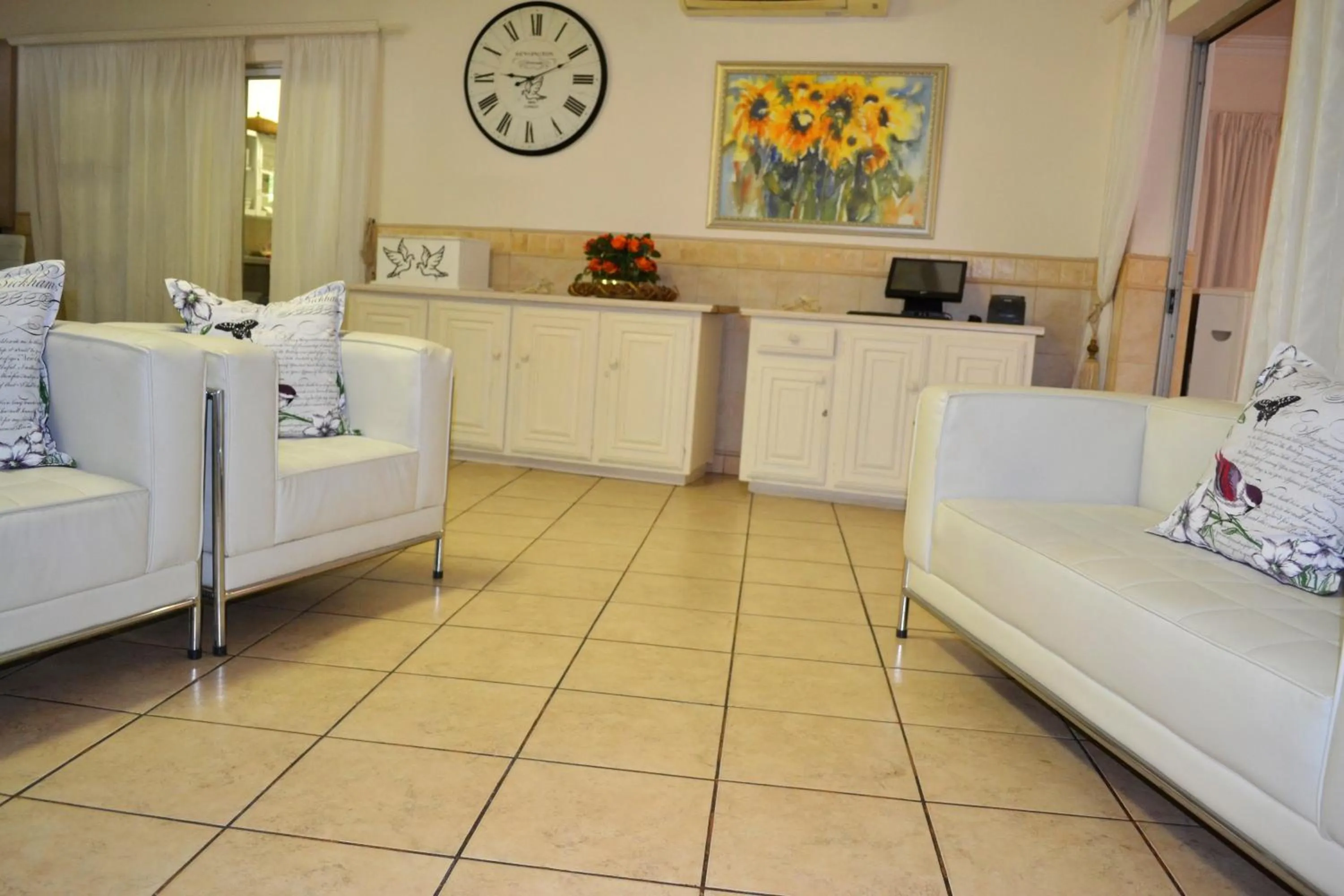 Living room in Dove's Nest Guest House