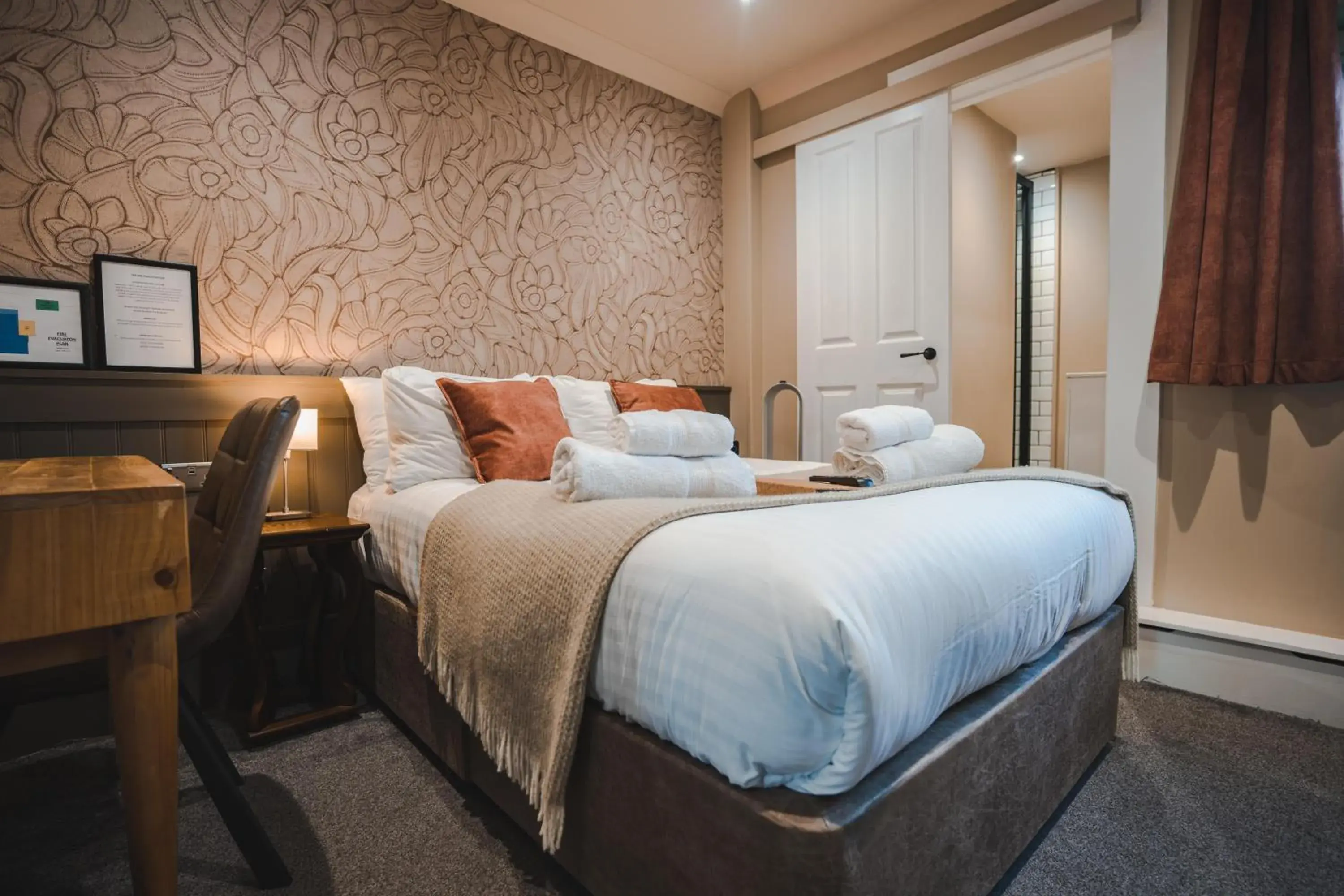 Double Room in Harper's Steakhouse with Rooms, Southampton Swanwick Marina Double Room in Harper's Steakhouse with Rooms, Southampton Swanwick Marina