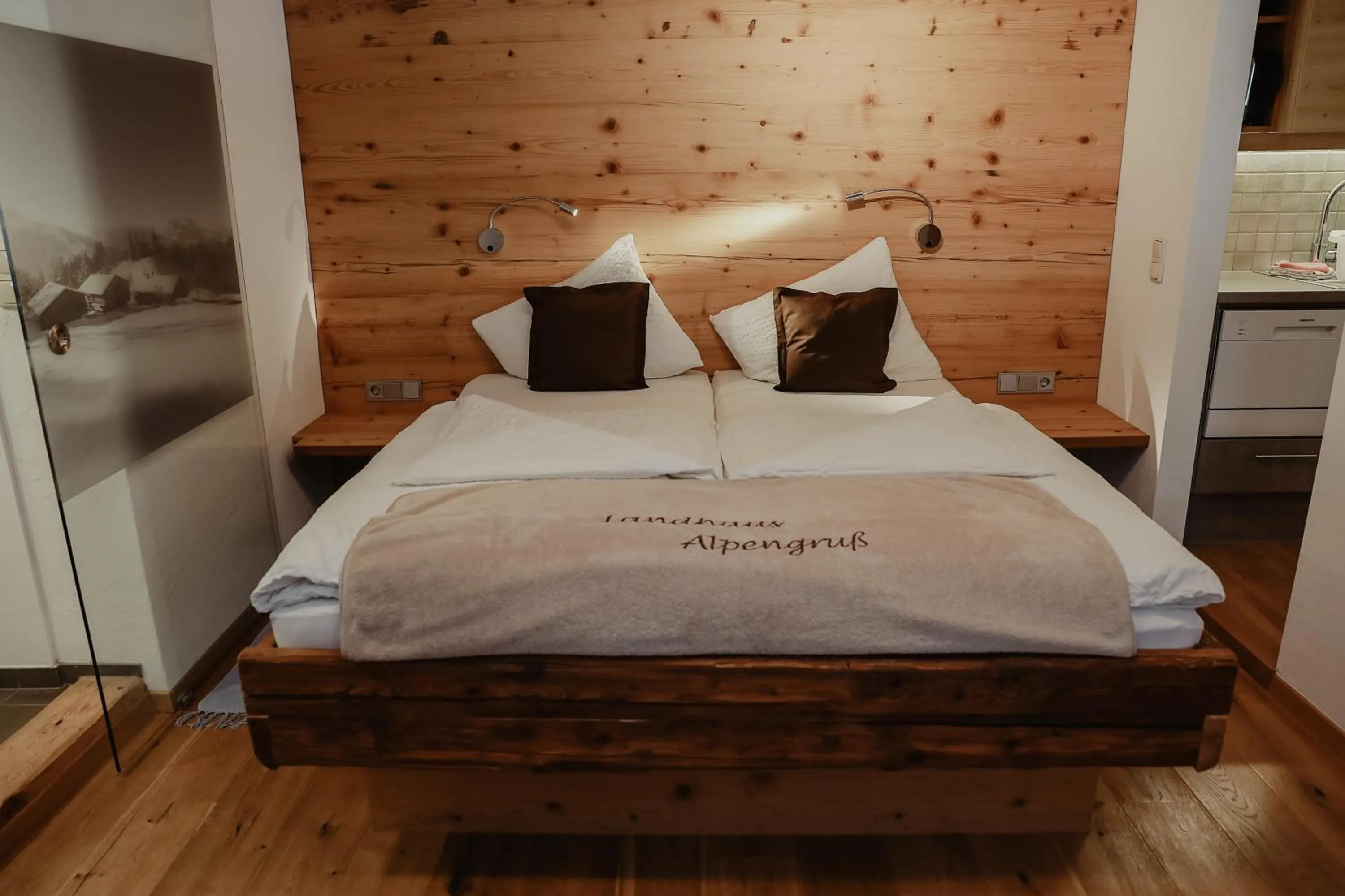 Photo of the whole room, Bed in Landhaus Alpengruss