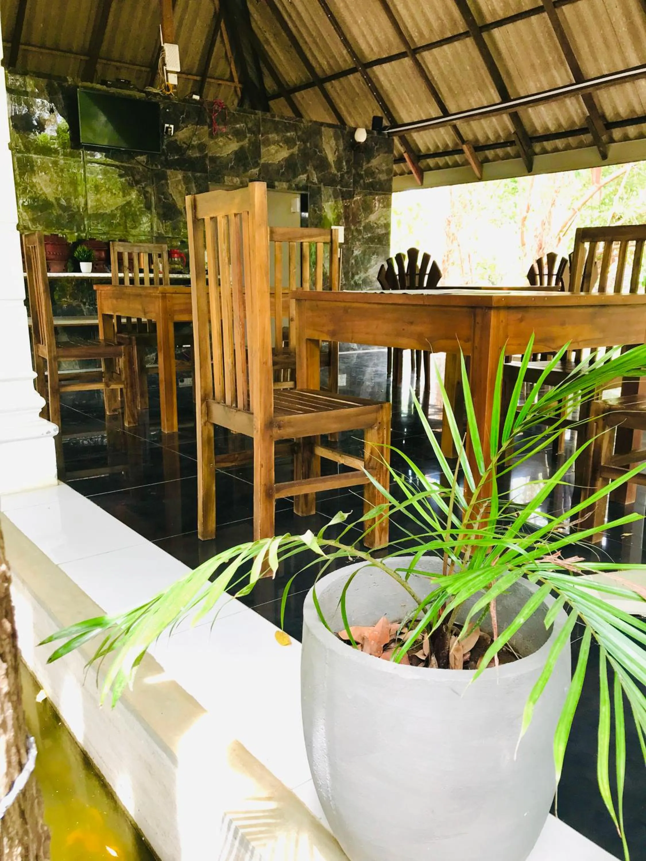 Restaurant/places to eat in Bangalawa Resort