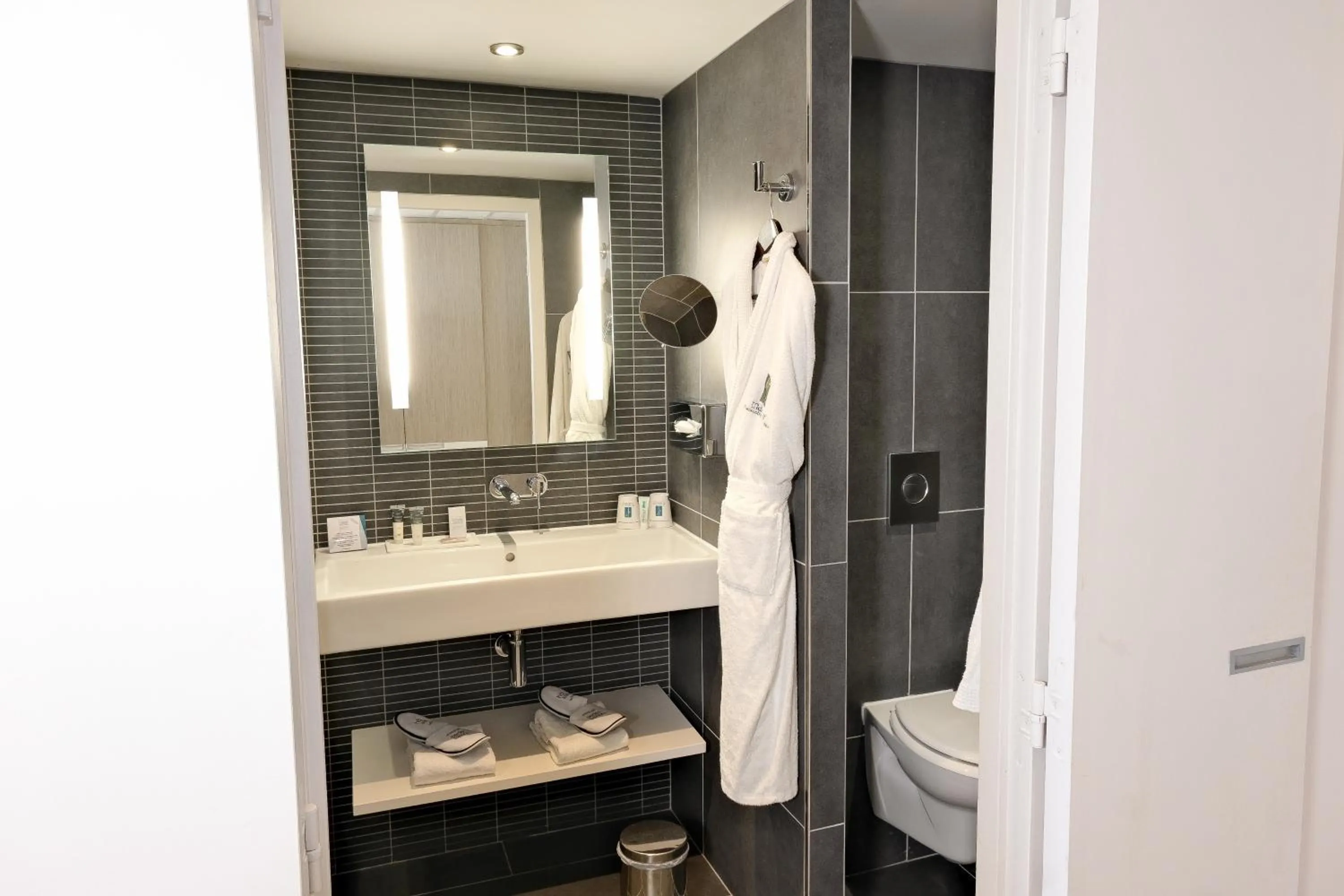 Bathroom in Thalazur Cabourg - Hôtel & Spa