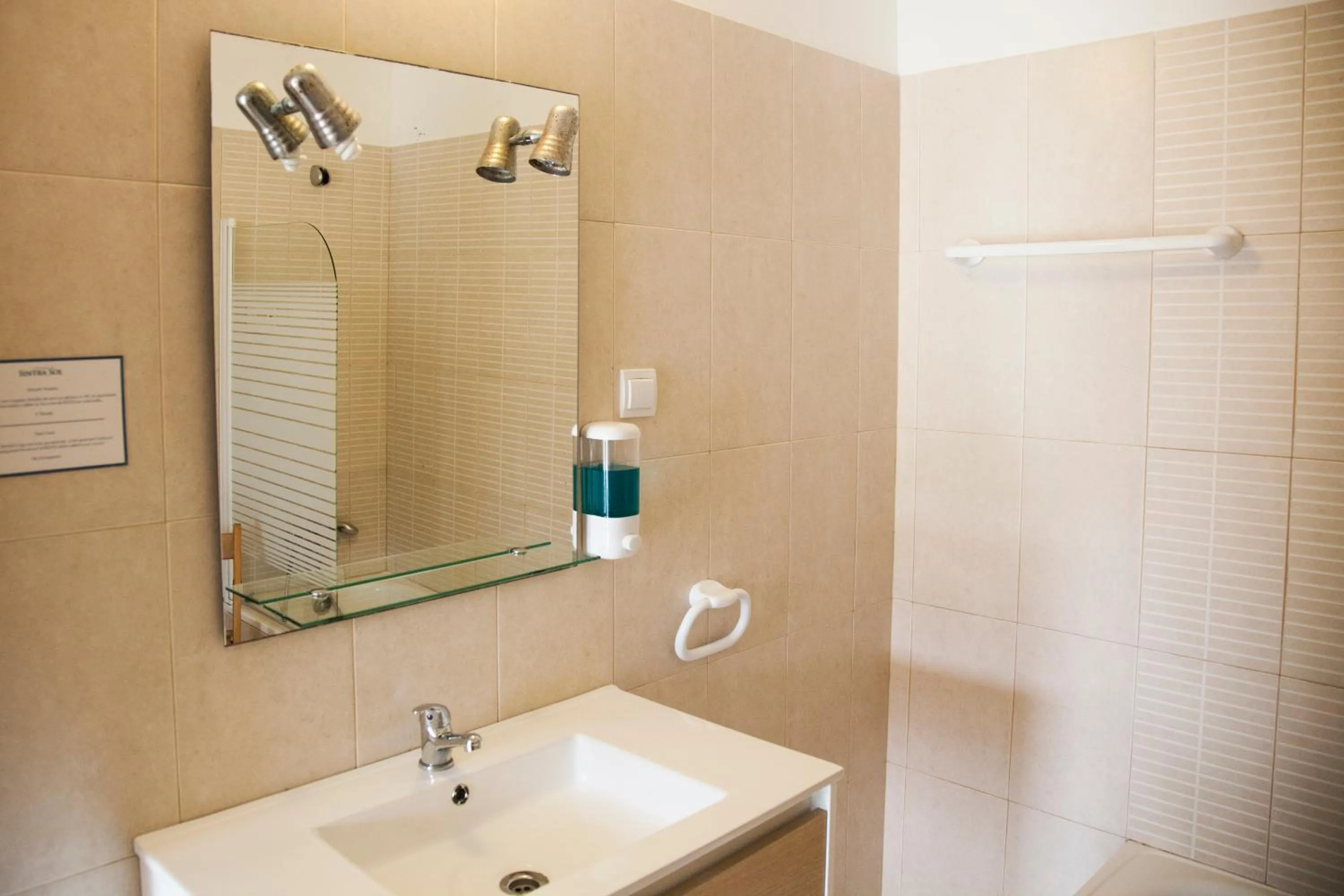 Bathroom in Sintra Sol - Apartamentos Turisticos