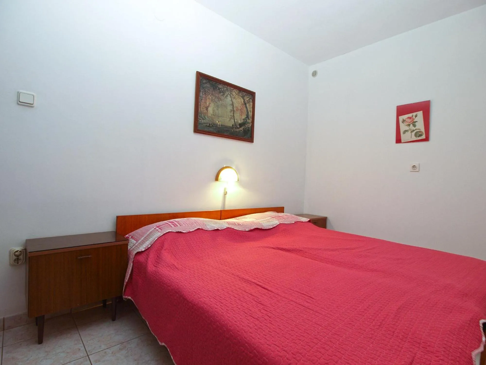 Bed in Apartments Marija 841
