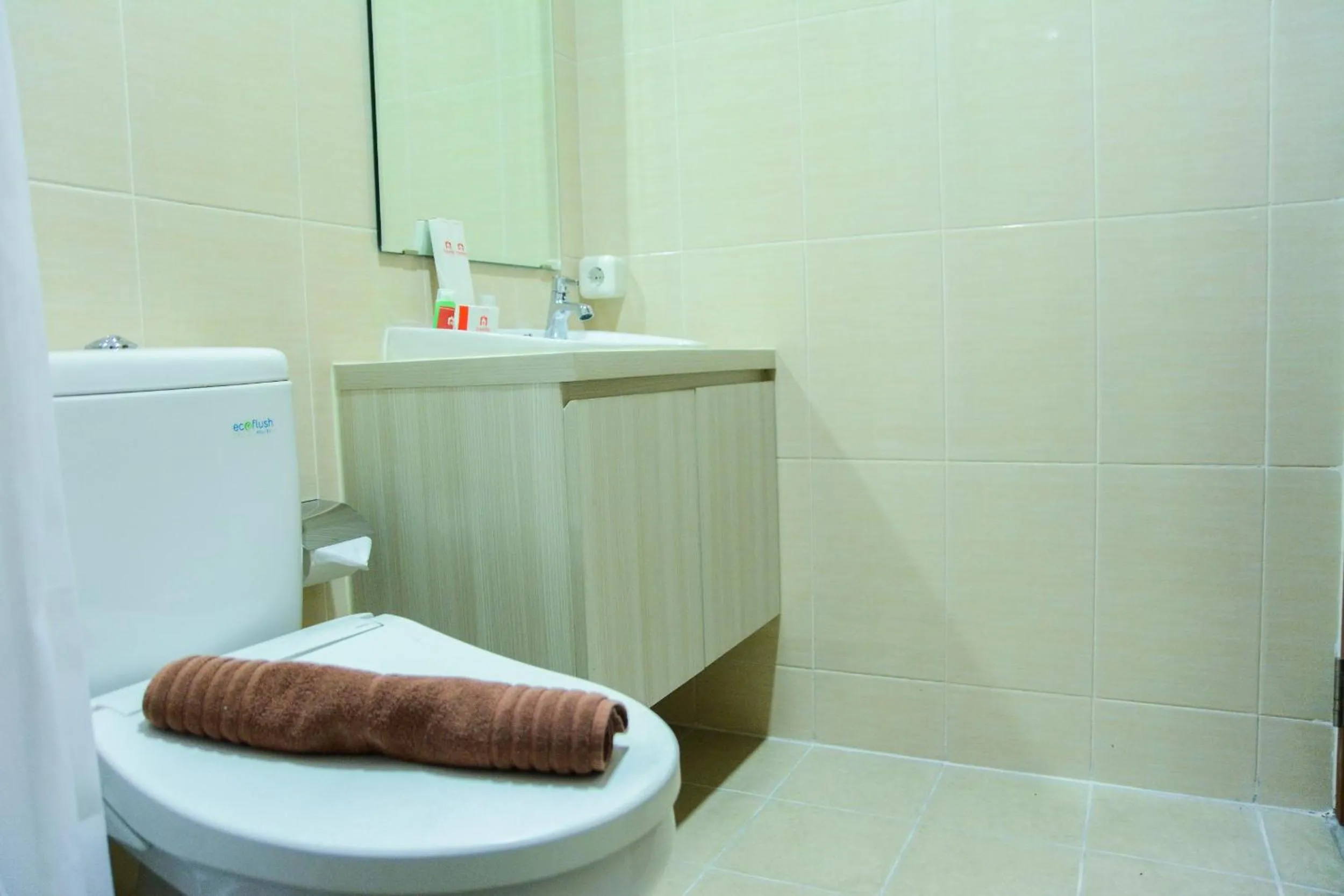 Sophisticated Studio at The Oasis Apartment By Travelio