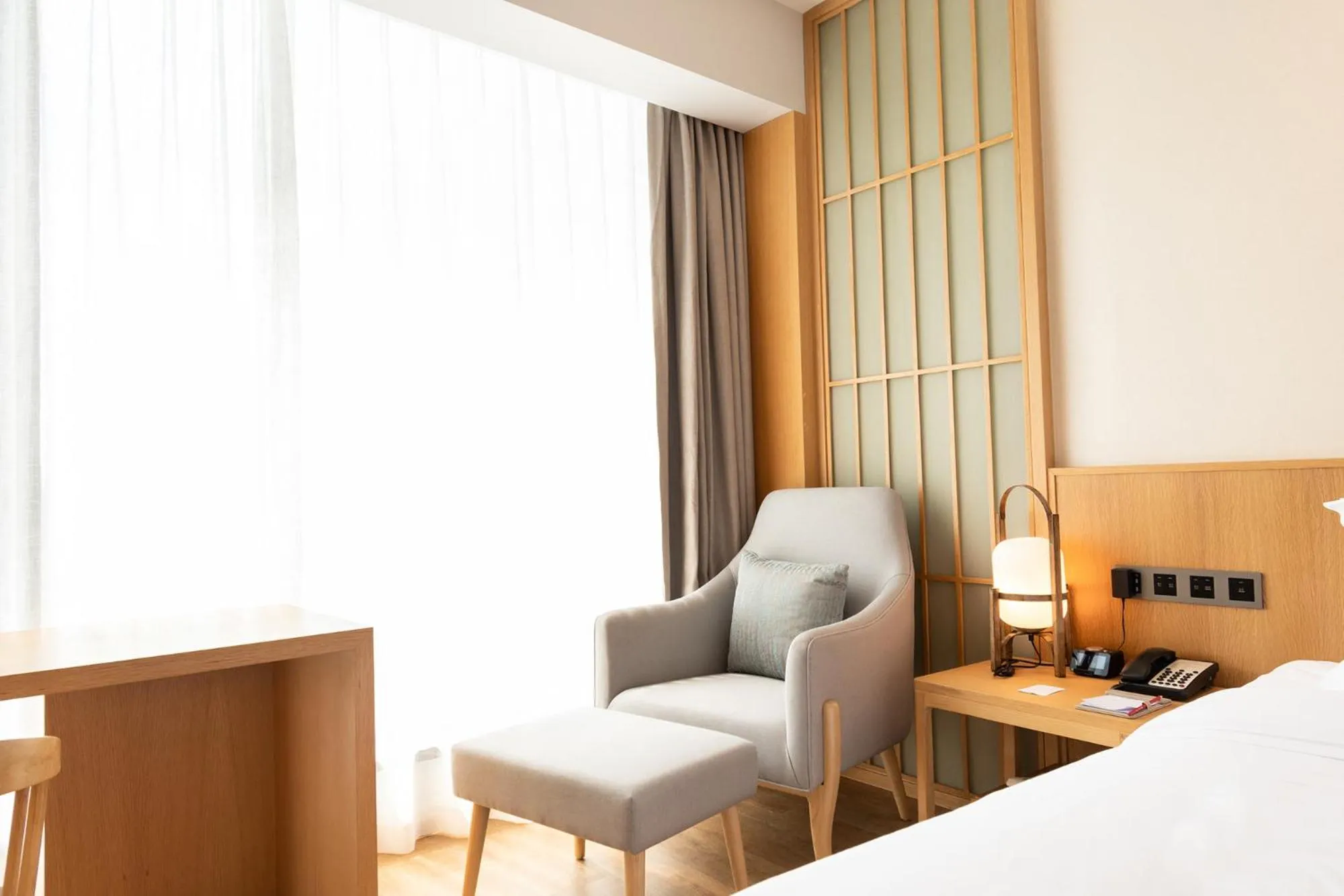 Seating area in Ramada Plaza Wyndham Wenzhou Cangnan