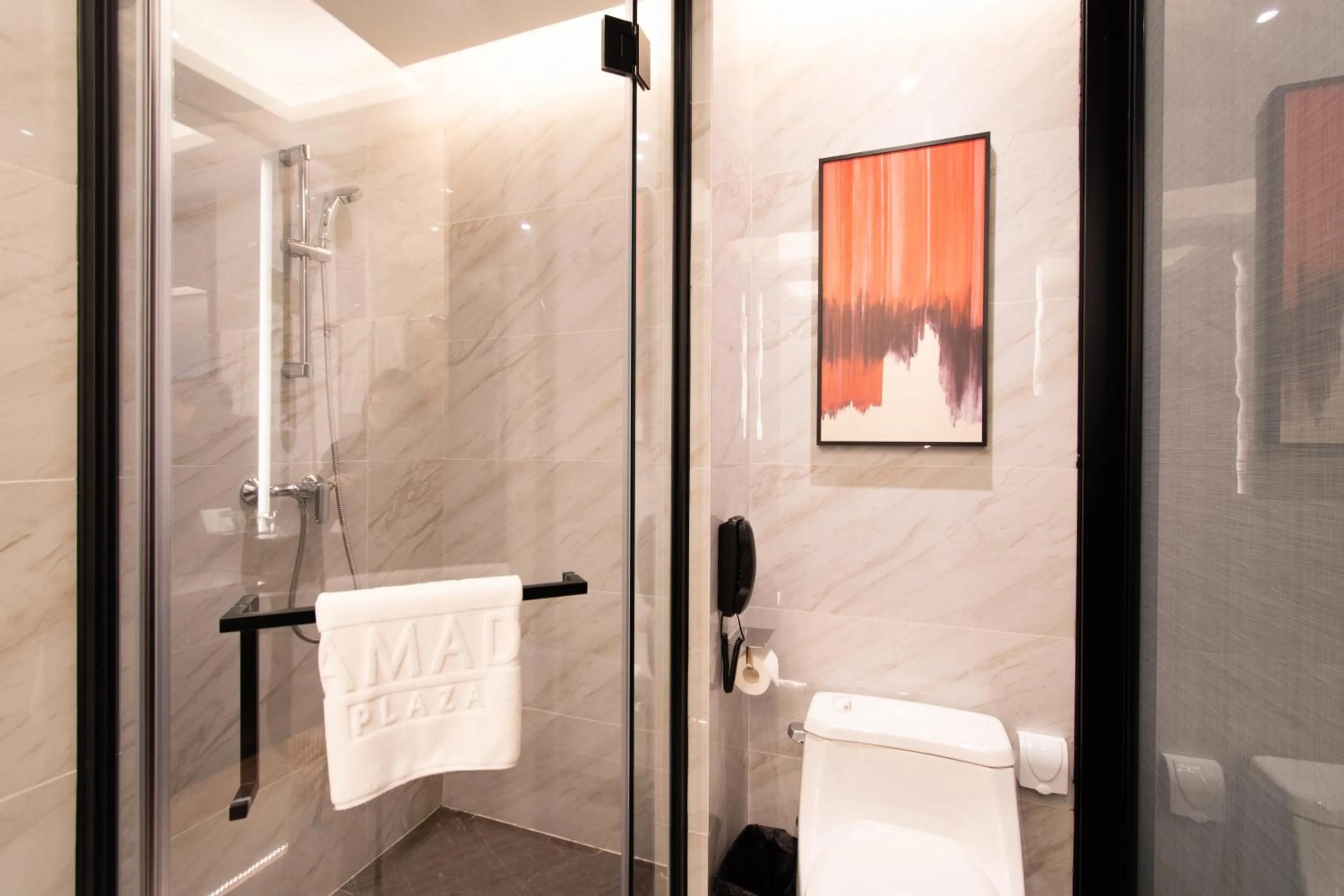 Bathroom in Ramada Plaza Wyndham Wenzhou Cangnan