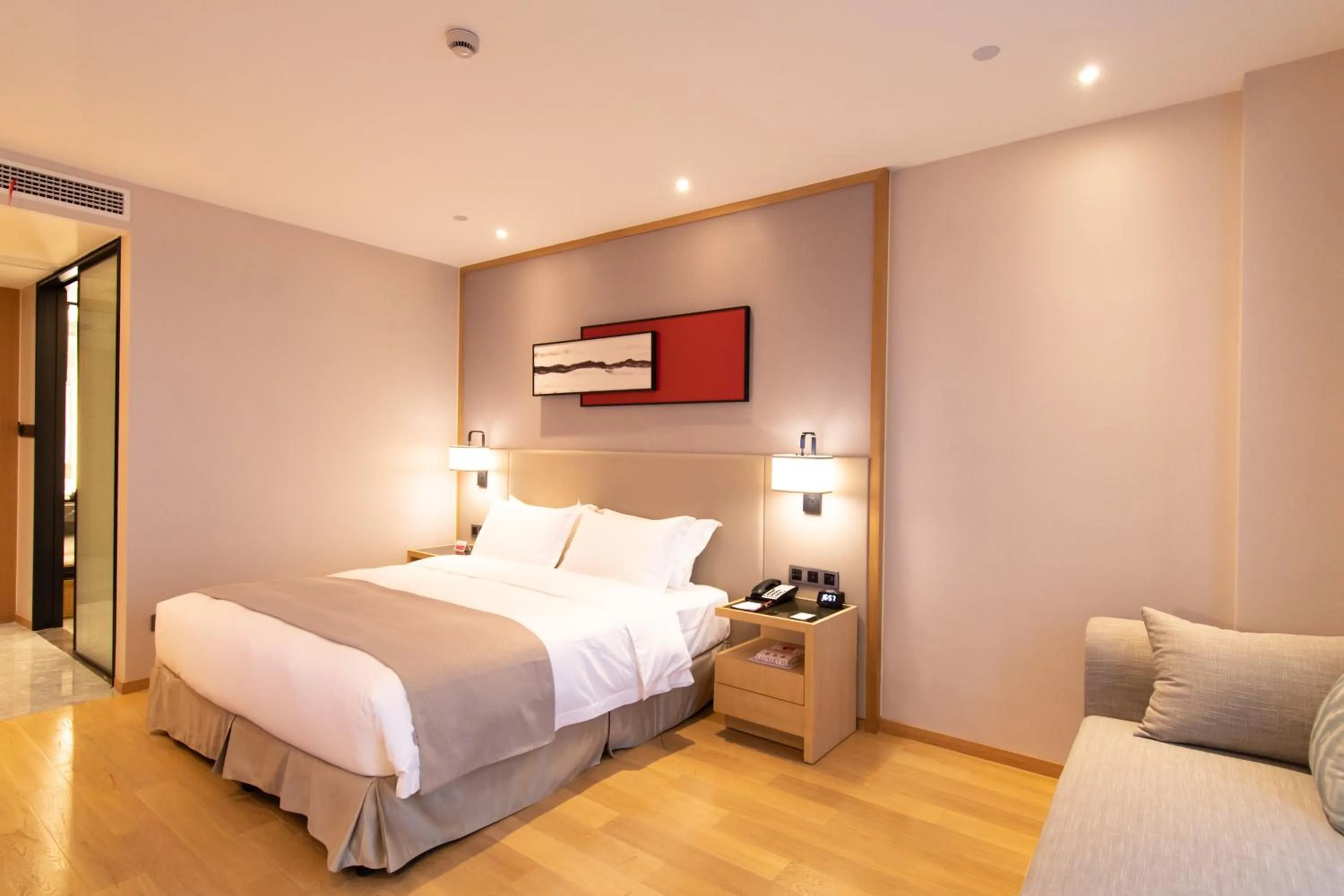 Photo of the whole room in Ramada Plaza Wyndham Wenzhou Cangnan