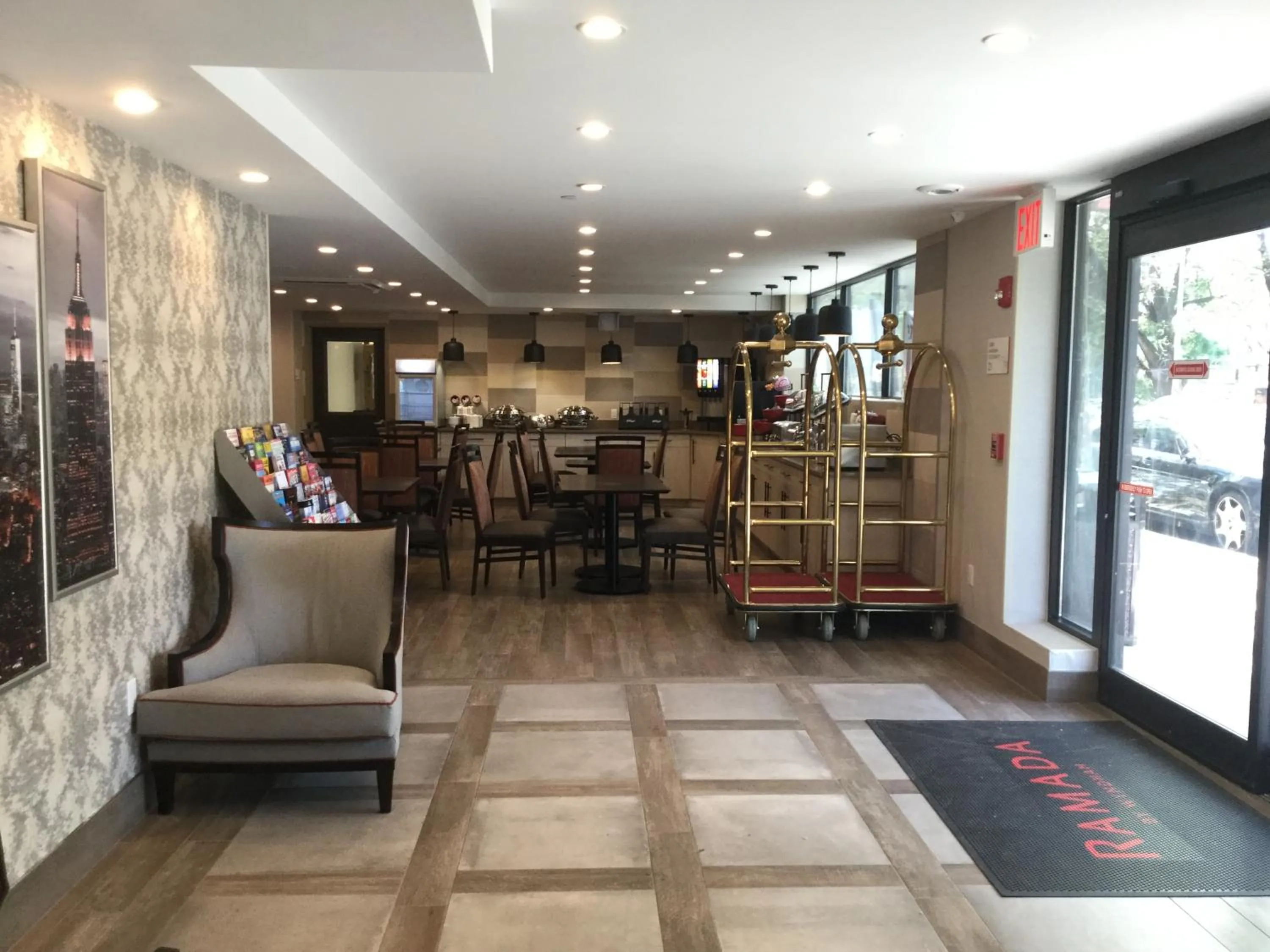 Area and facilities in Ramada by Wyndham Bronx Terminal
