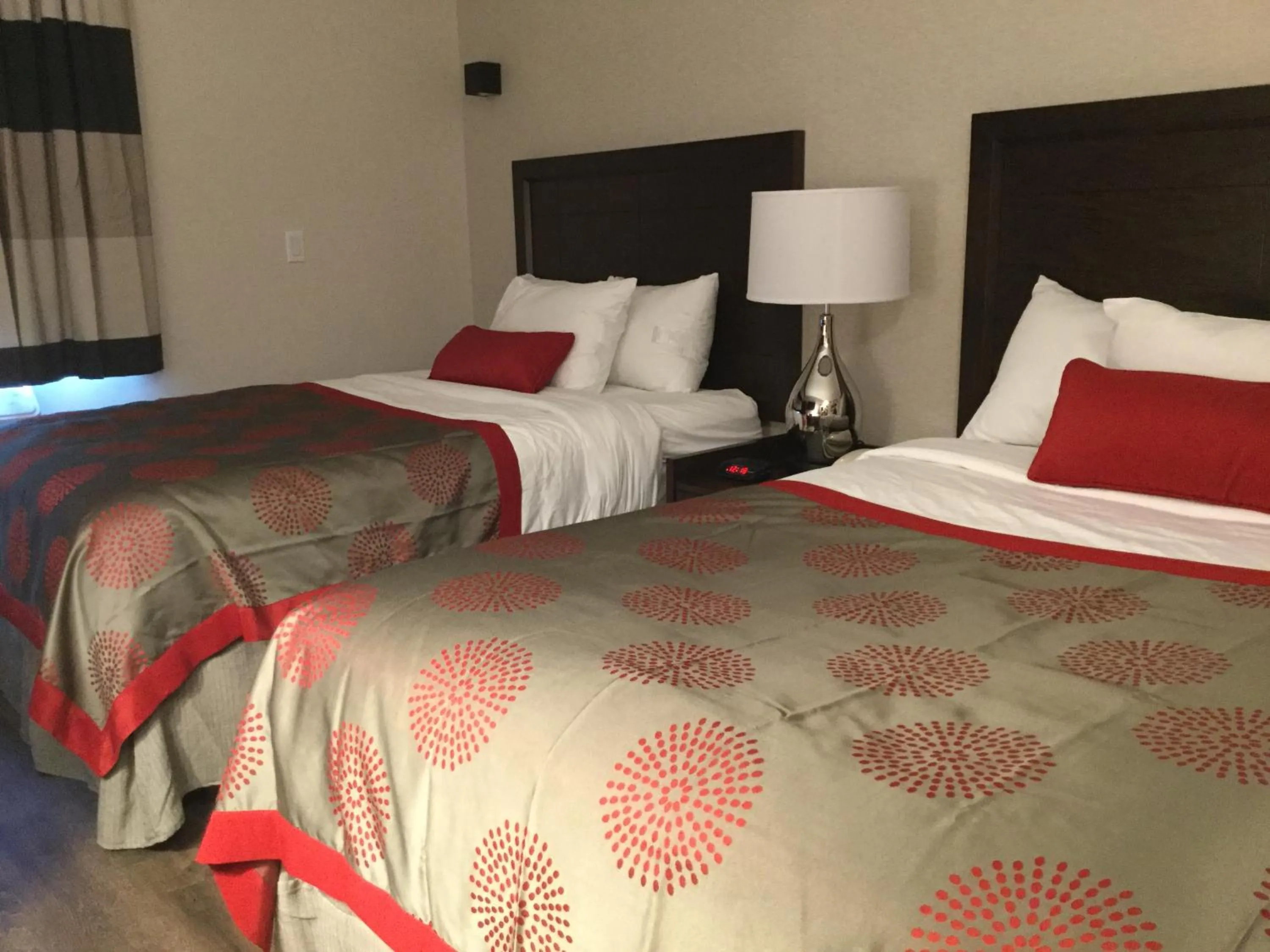 Bed in Ramada by Wyndham Bronx Terminal