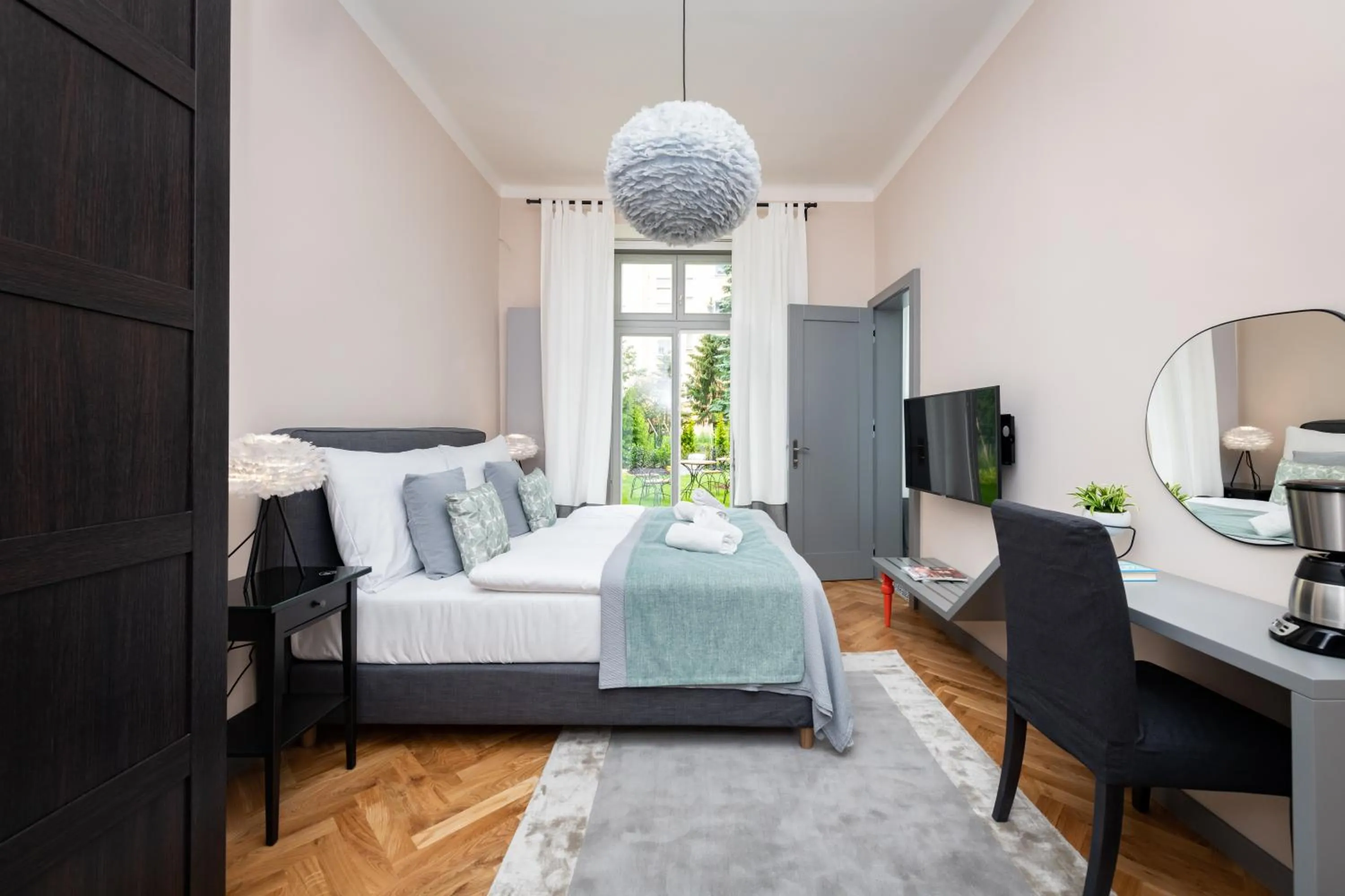 Bedroom in Garden Suites Residence by TKC