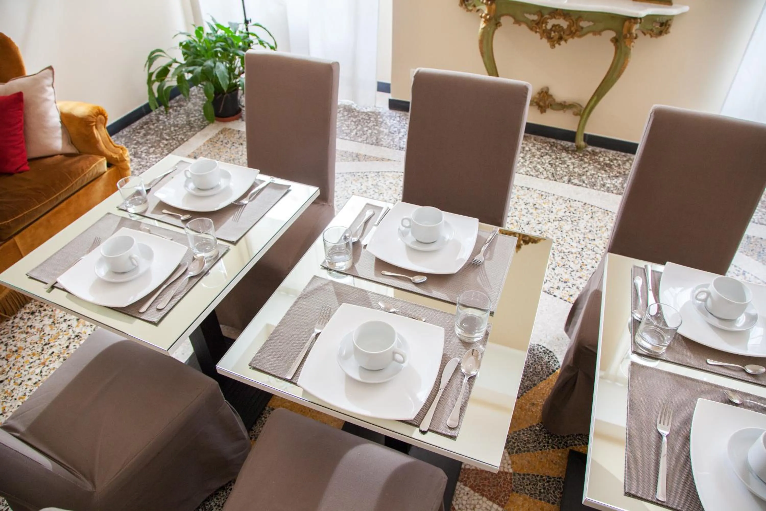 Restaurant/places to eat in Hotel Nuovo Nord