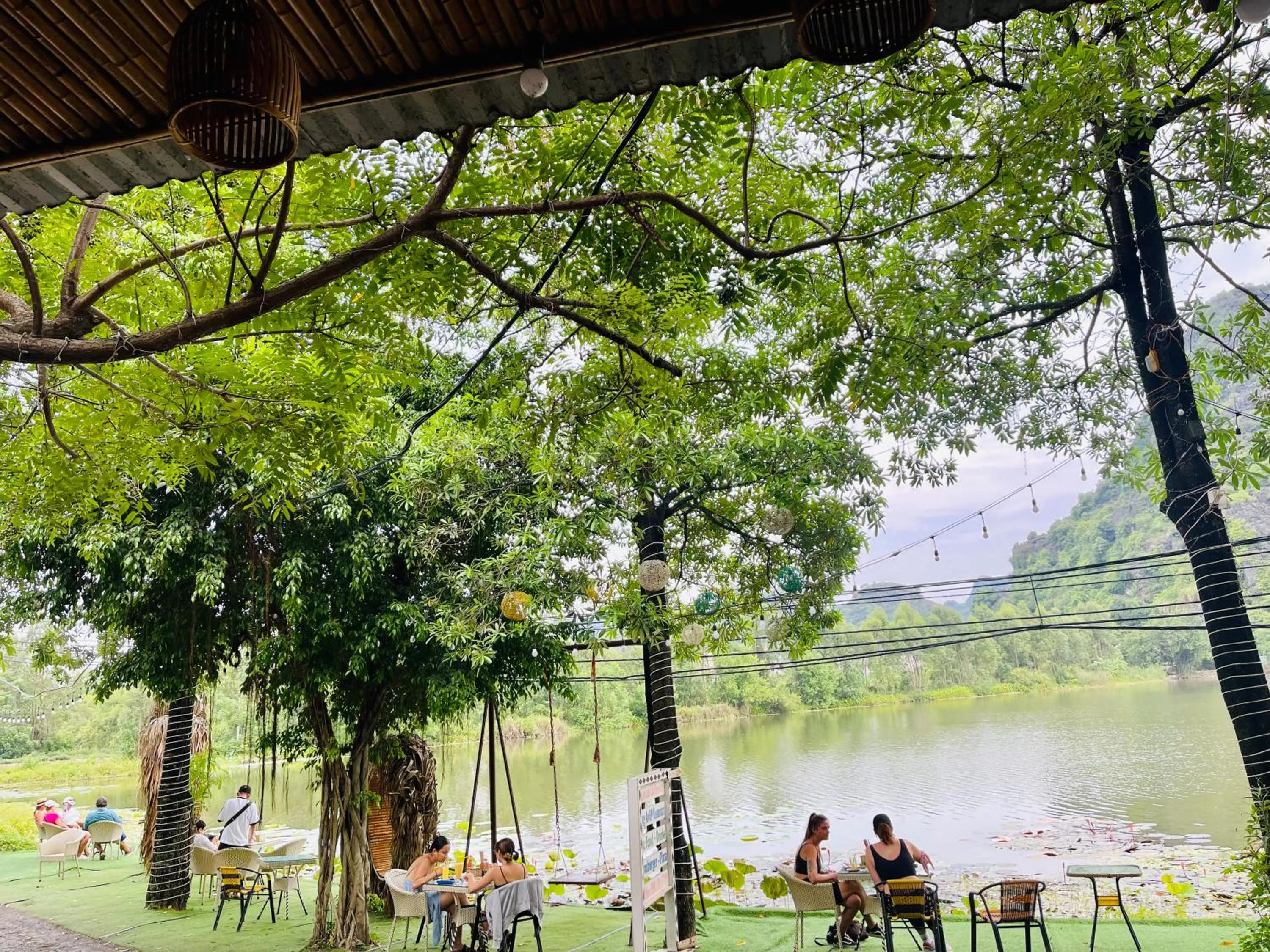 Restaurant/places to eat in Trang An Lotus Lake Homestay