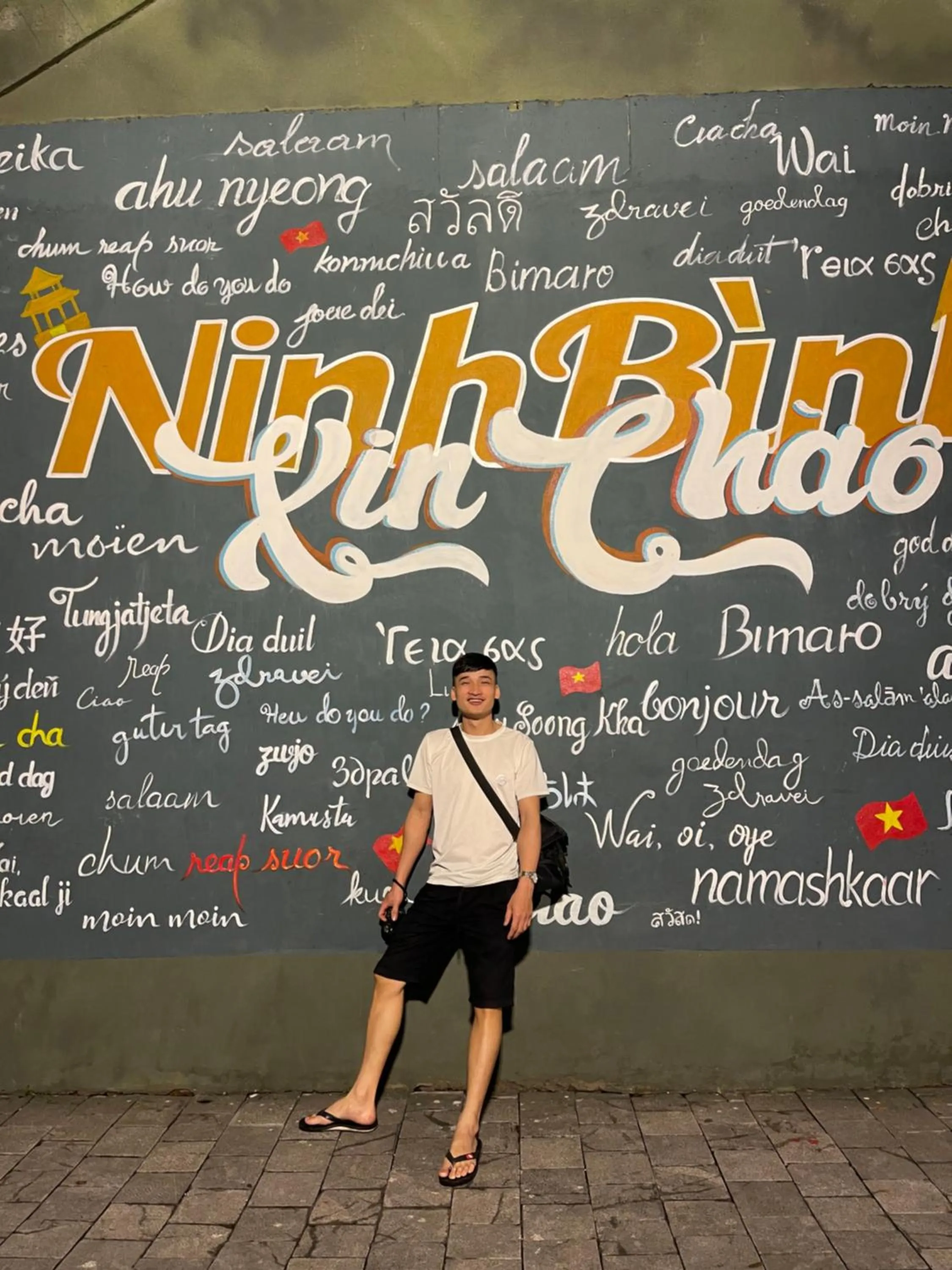 People in Trang An Lotus Lake Homestay