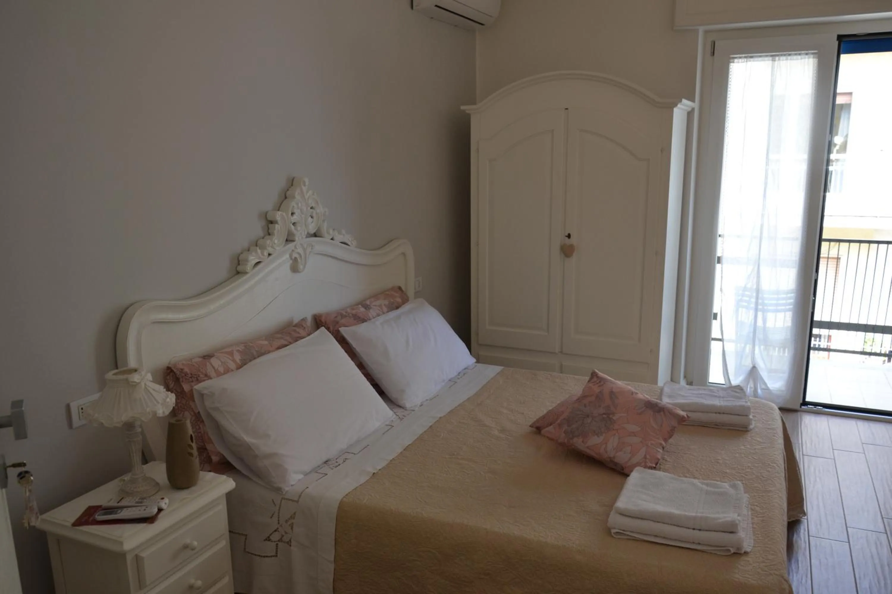 Bed in B&B Coffee and City Pompei