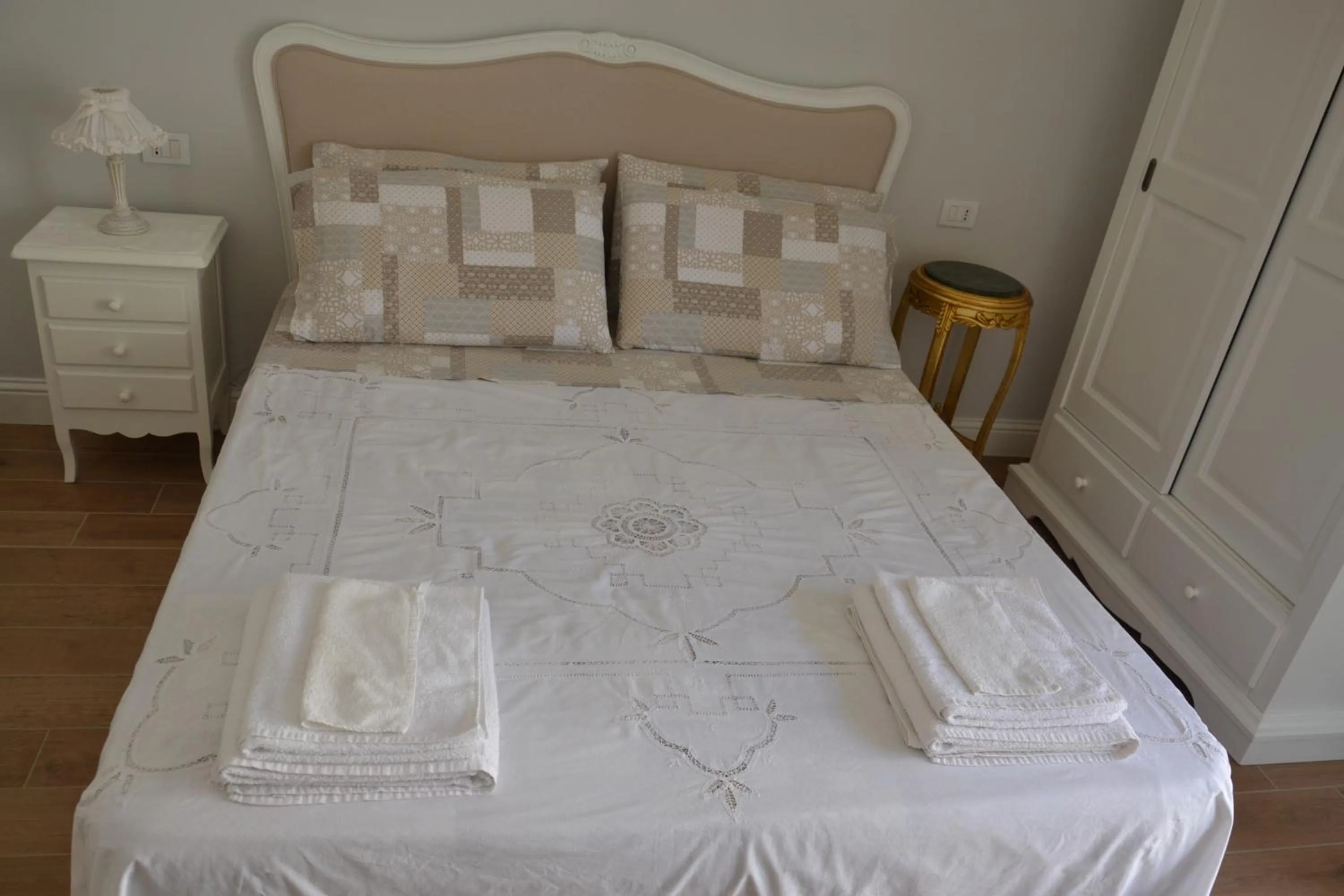 Bed in B&B Coffee and City Pompei