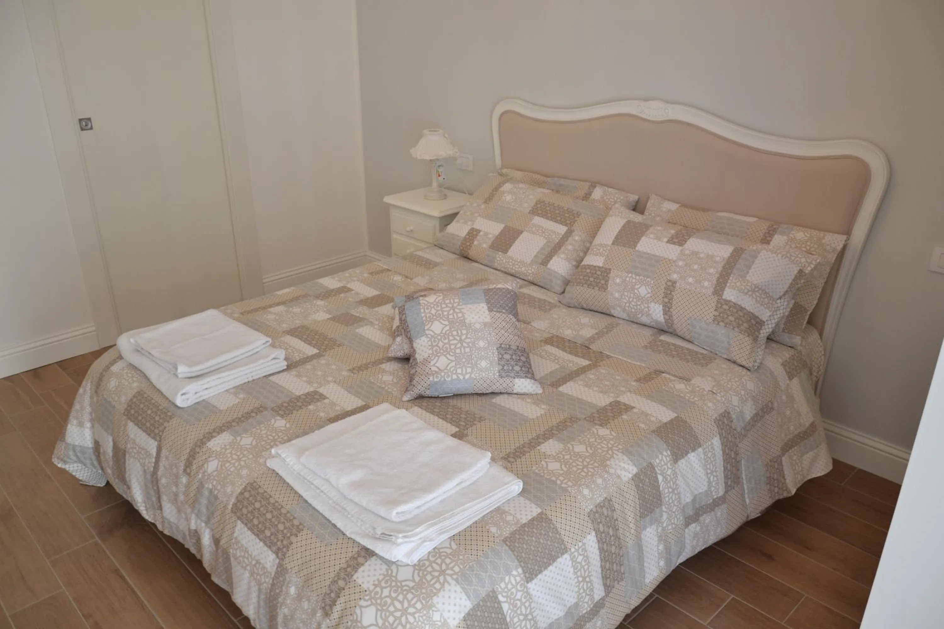 Photo of the whole room, Bed in B&B Coffee and City Pompei