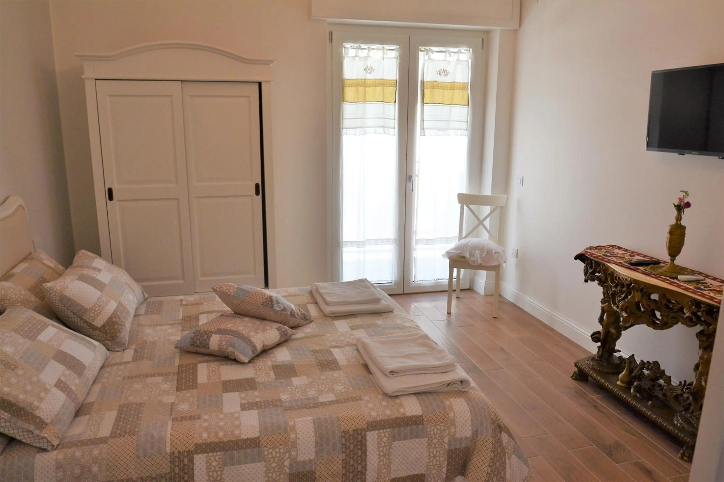 Bed in B&B Coffee and City Pompei