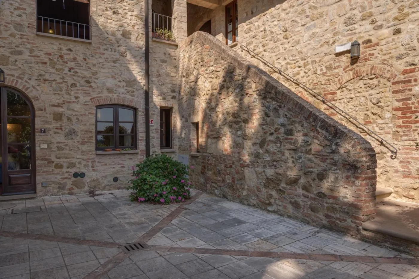 Facade/entrance in Borgo Al Cerro
