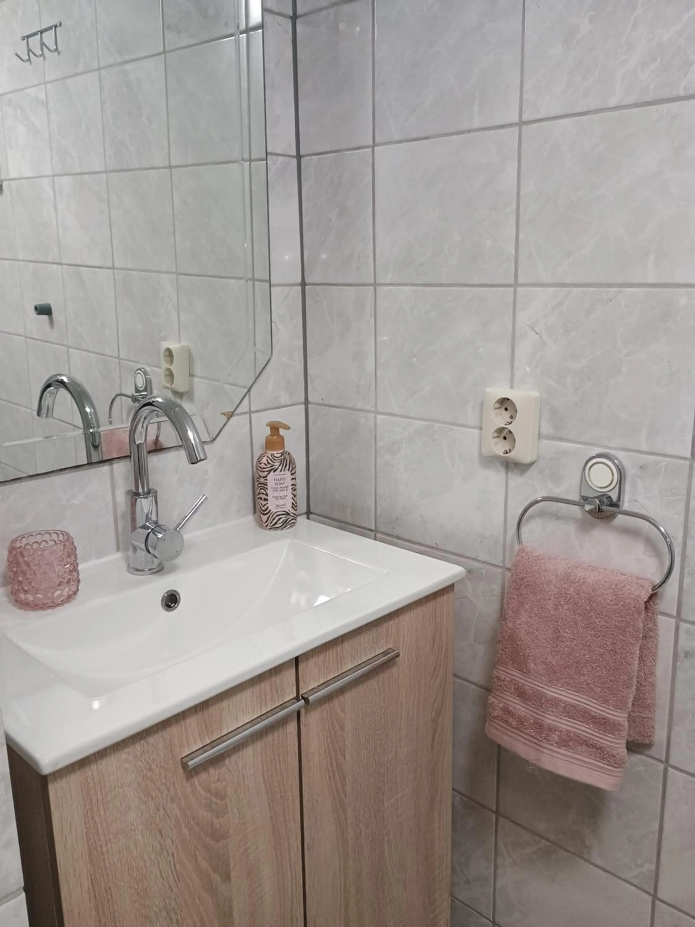 Prive tuinhuis B&B Elly