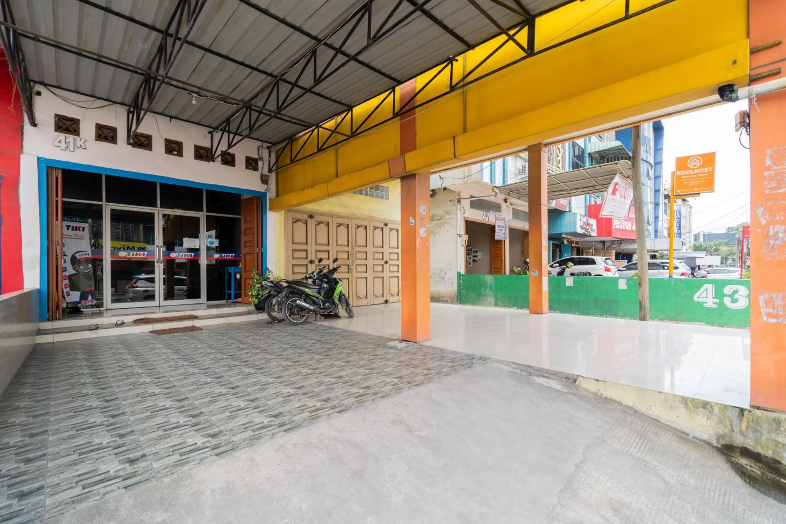 Facade/entrance in RedDoorz At Fella Homestay Medan