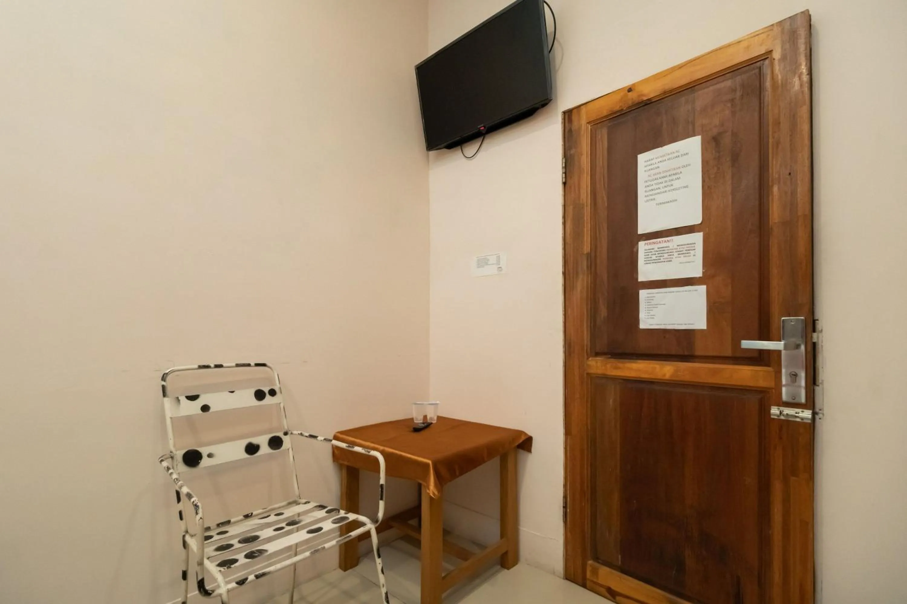 Bedroom in RedDoorz At Fella Homestay Medan