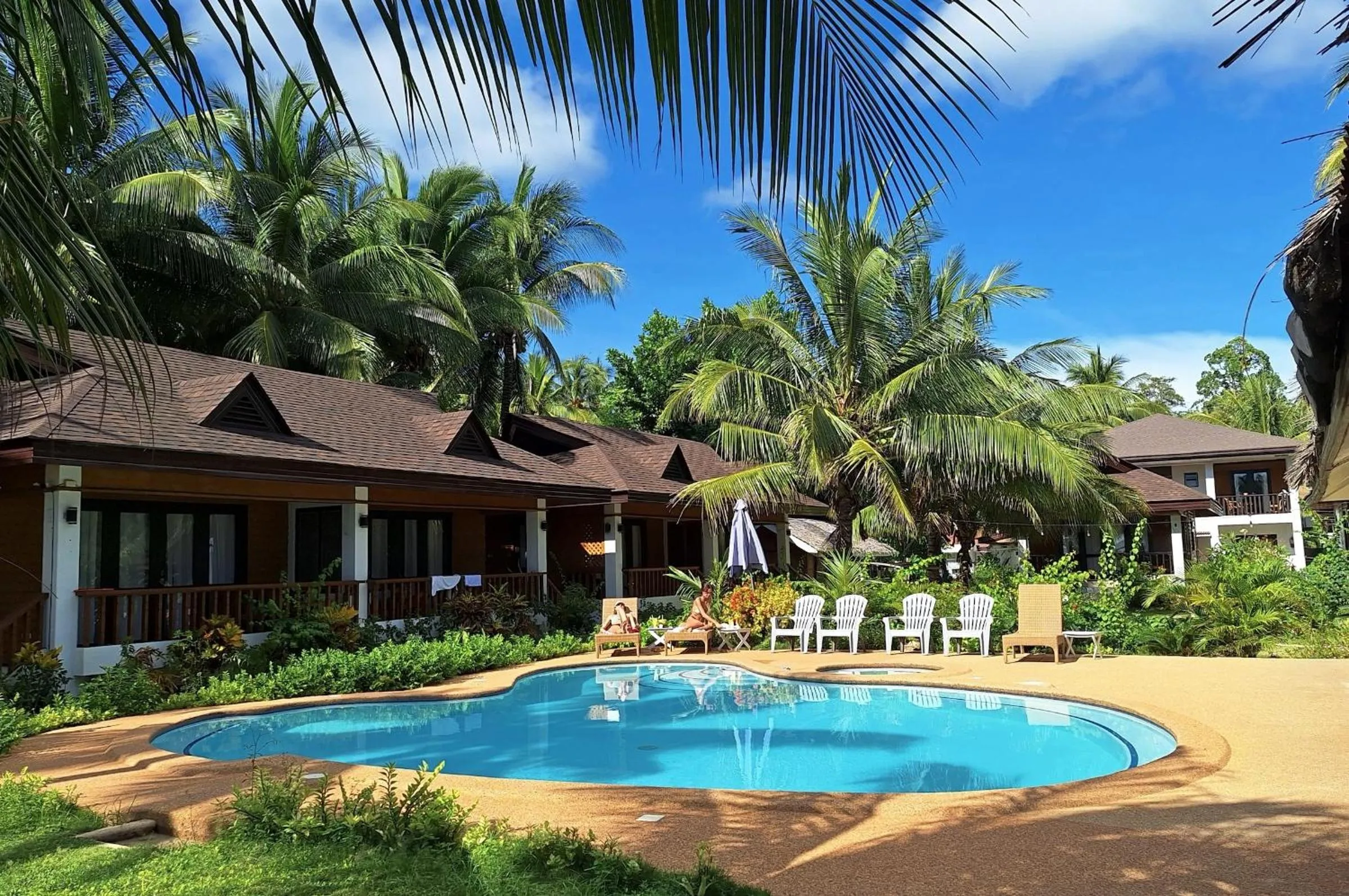 Swimming pool in White Villas Resort