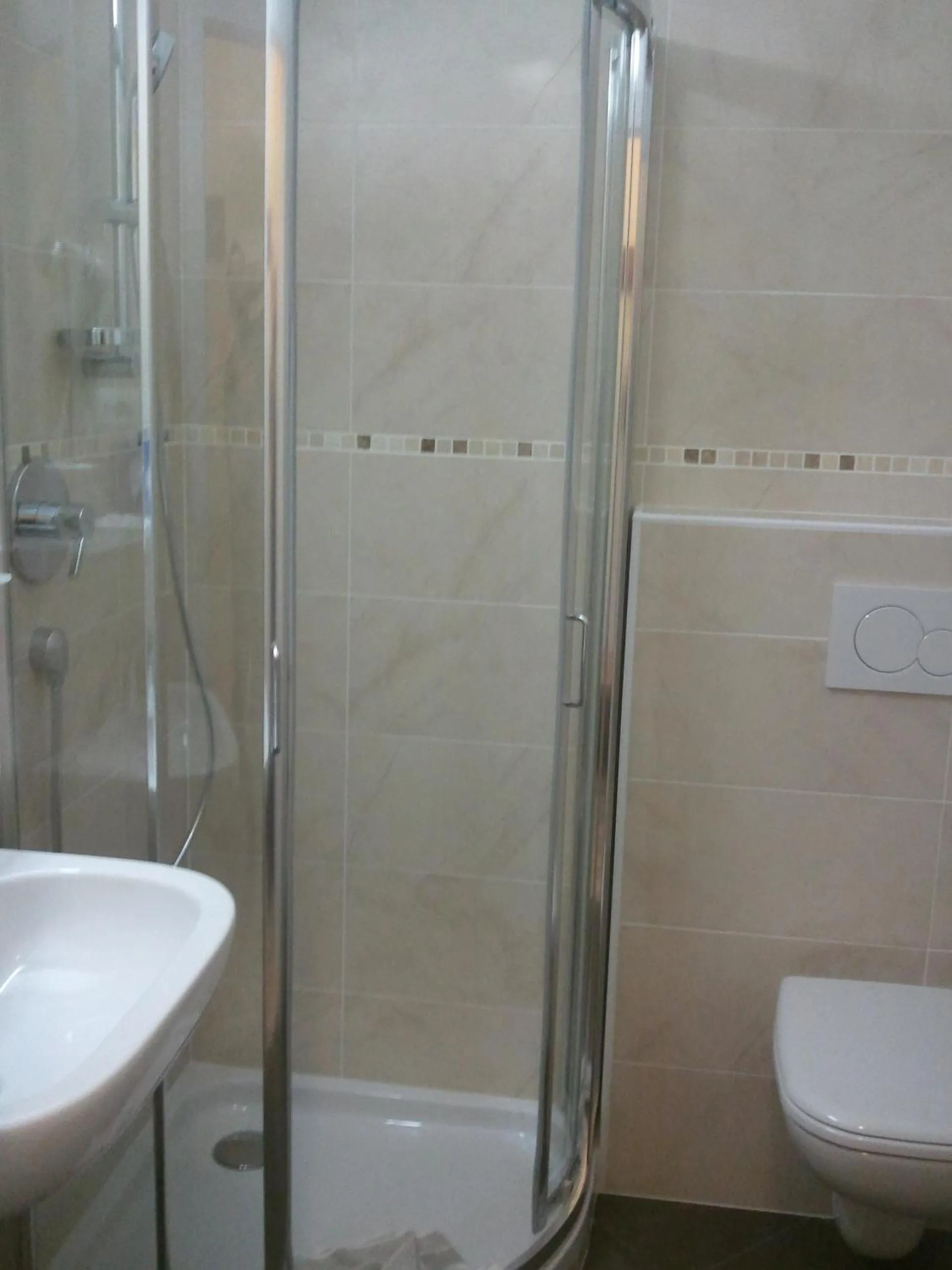 Shower in Hotel Lux