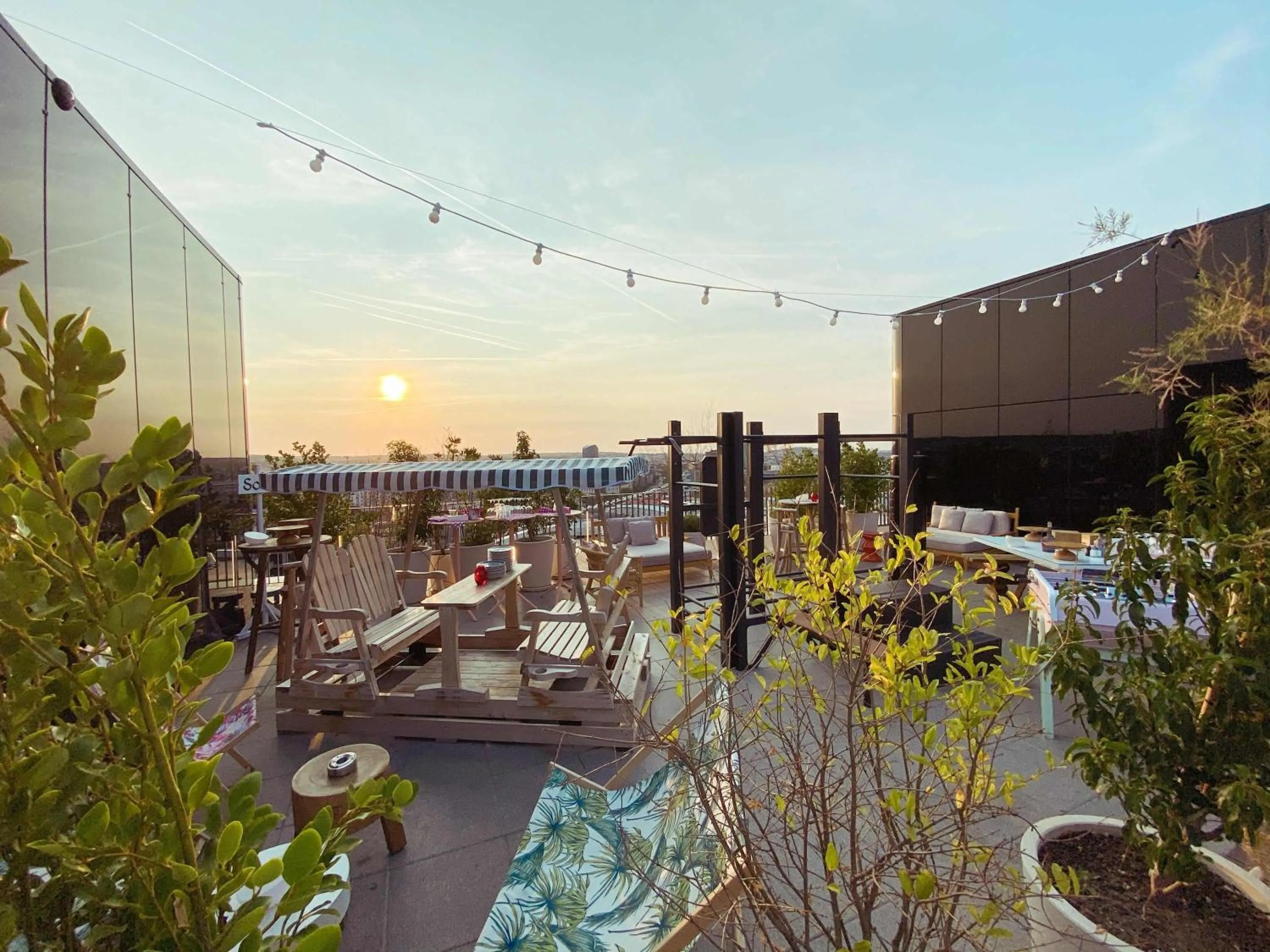 Restaurant/places to eat in Mama Shelter Paris West