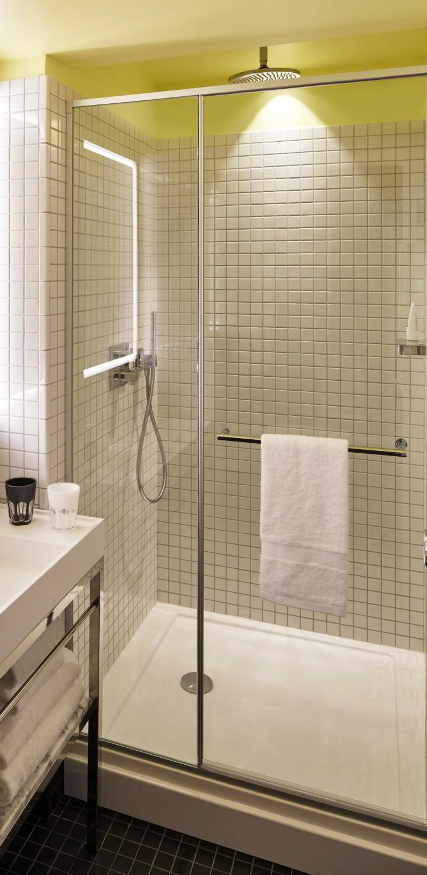 Shower in Mama Shelter Paris West