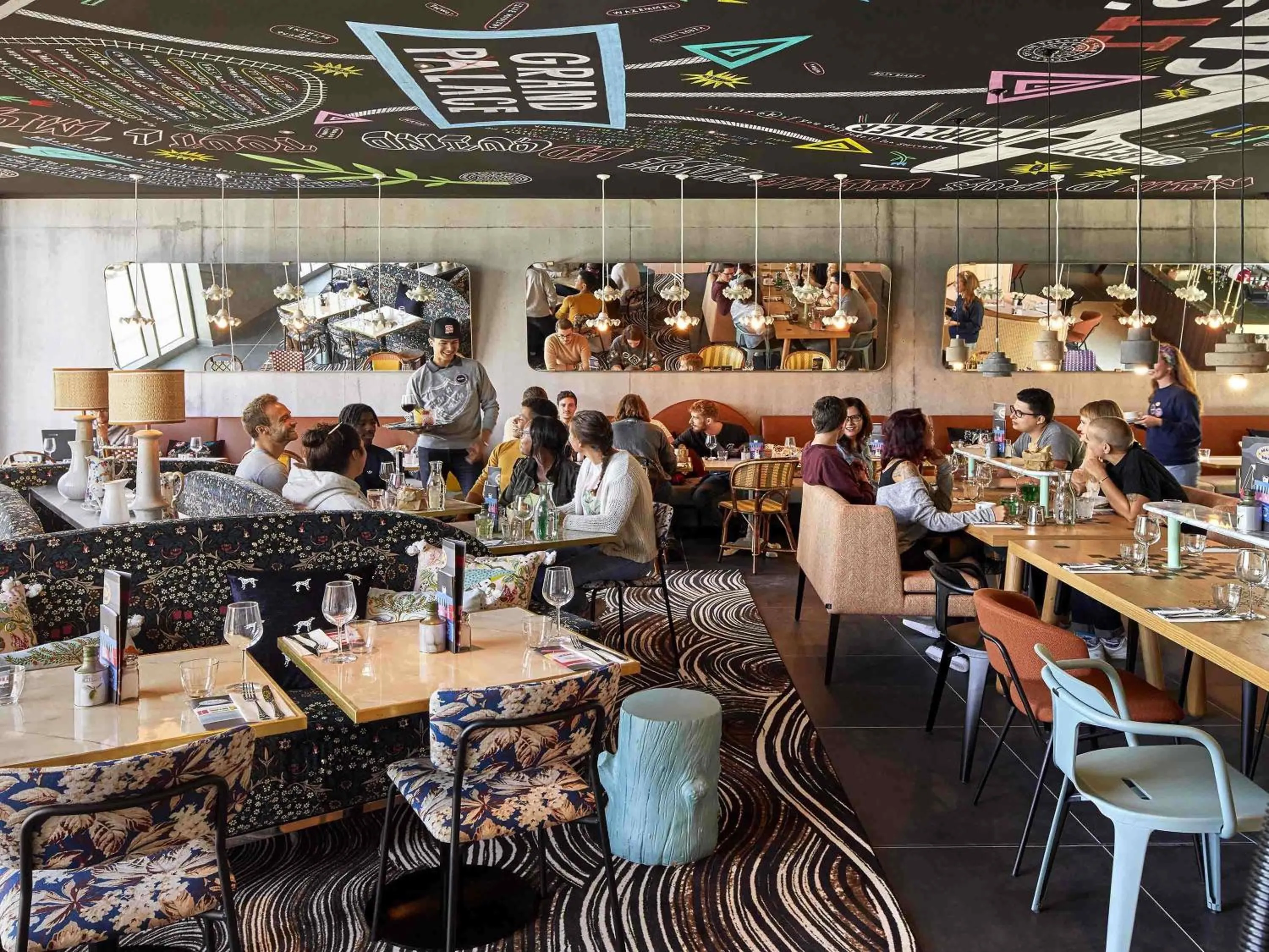 Restaurant/places to eat in Mama Shelter Lille