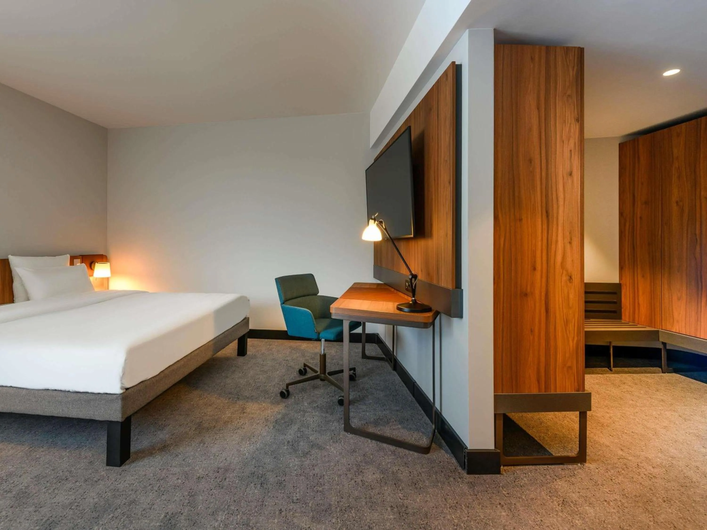 Bedroom, Bed in Novotel Regensburg Zentrum