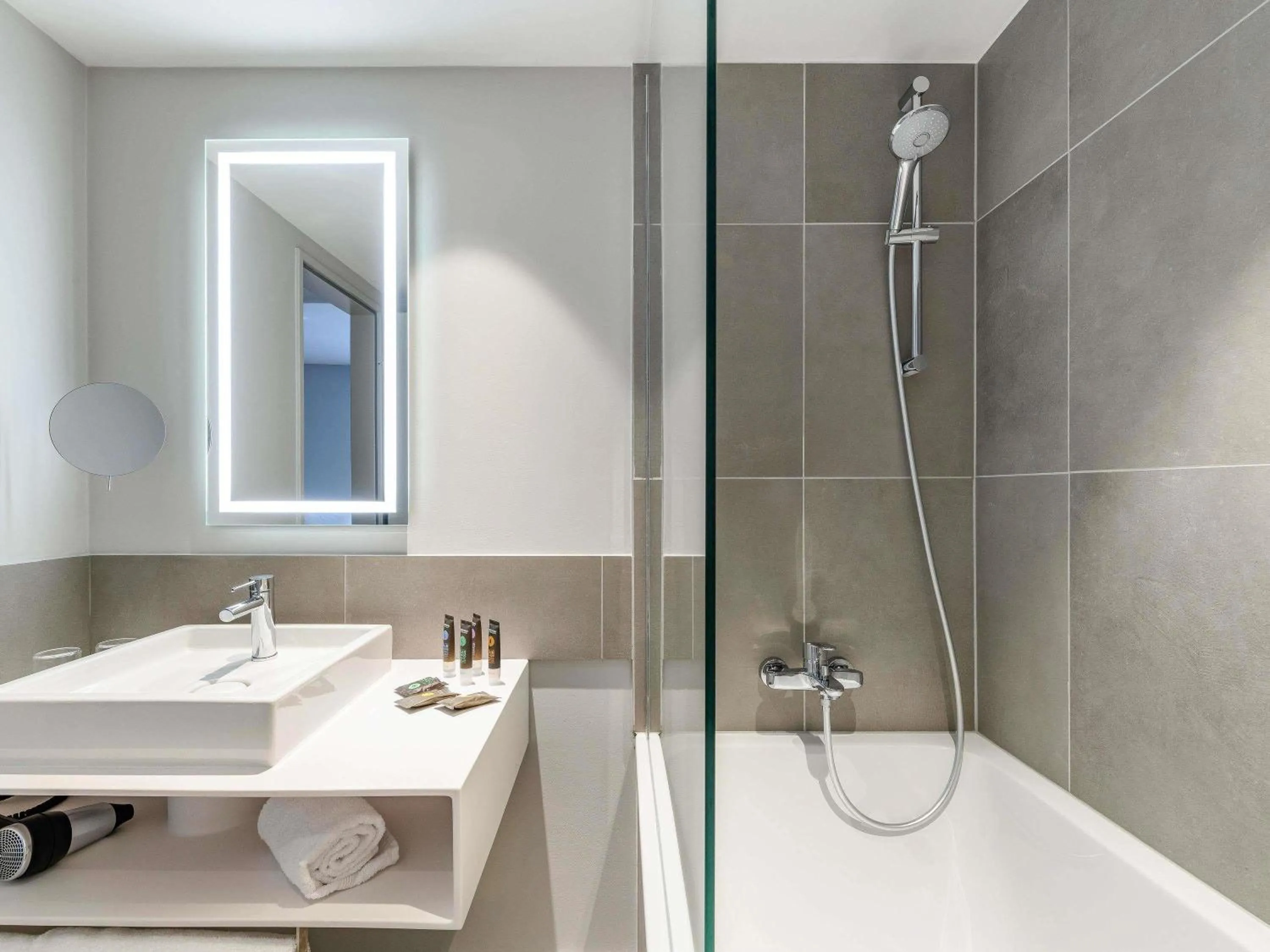 Bedroom in Novotel Regensburg Zentrum