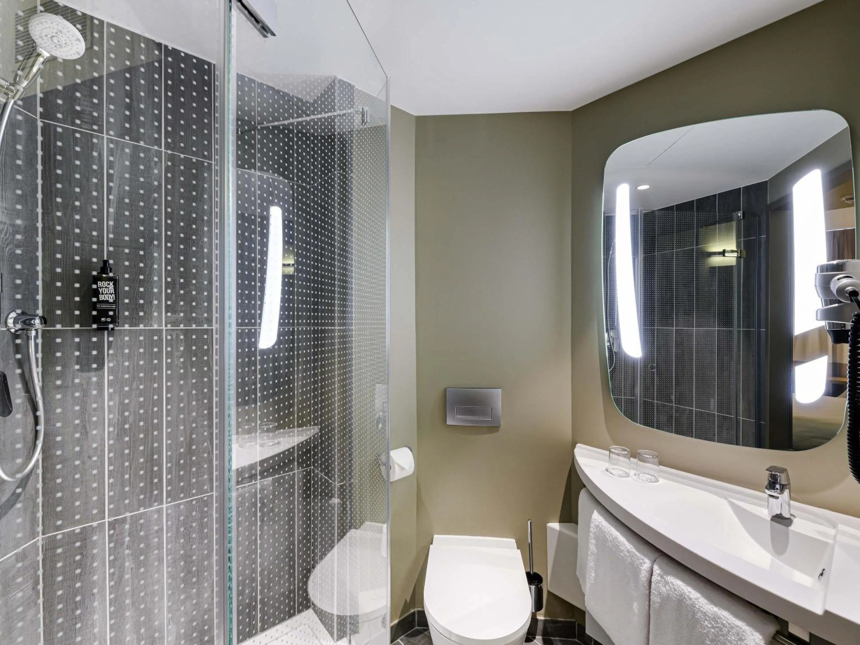 Bedroom in ibis Regensburg Zentrum